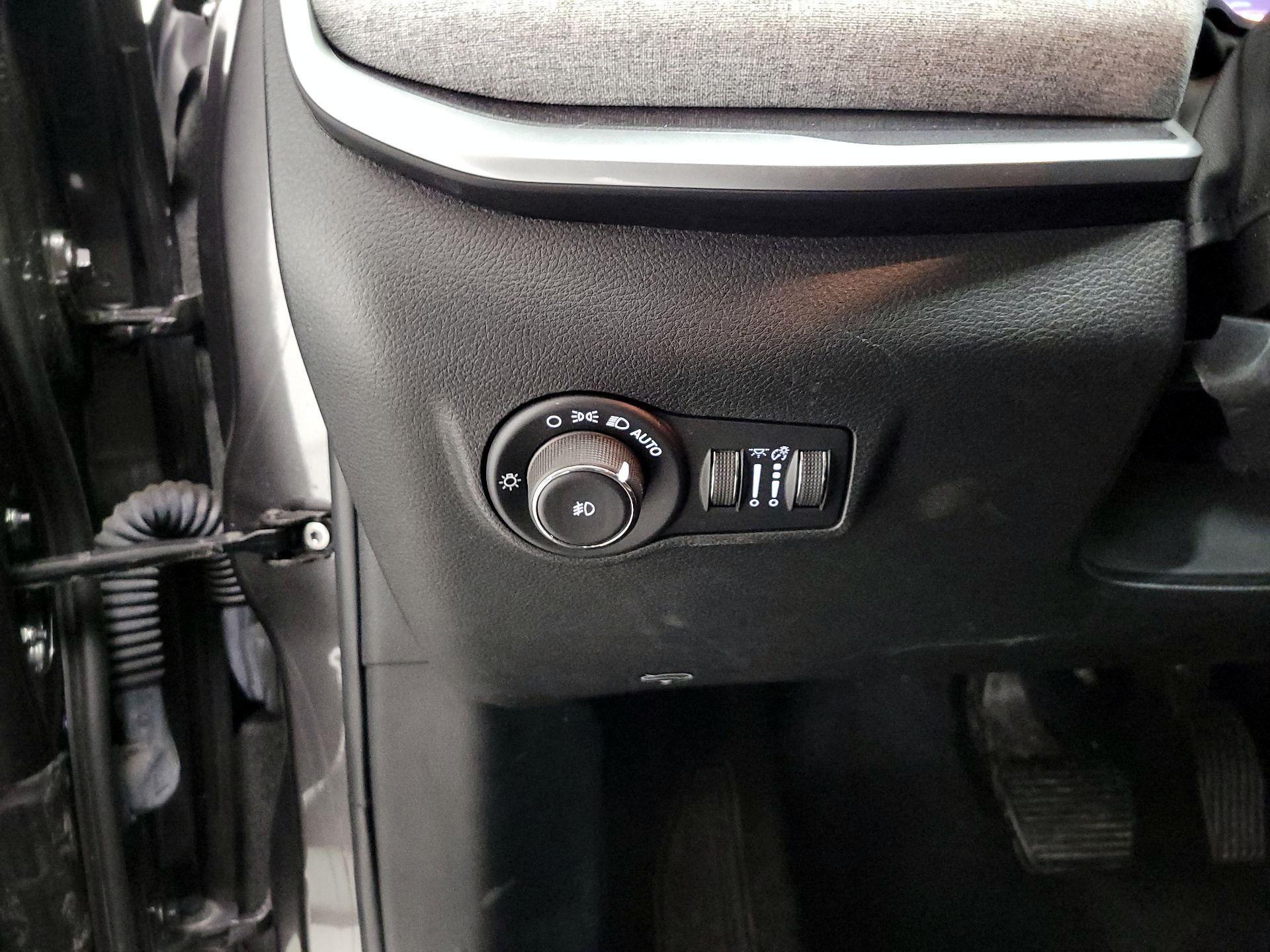 Thumbnail: 2022 Jeep Compass - 13