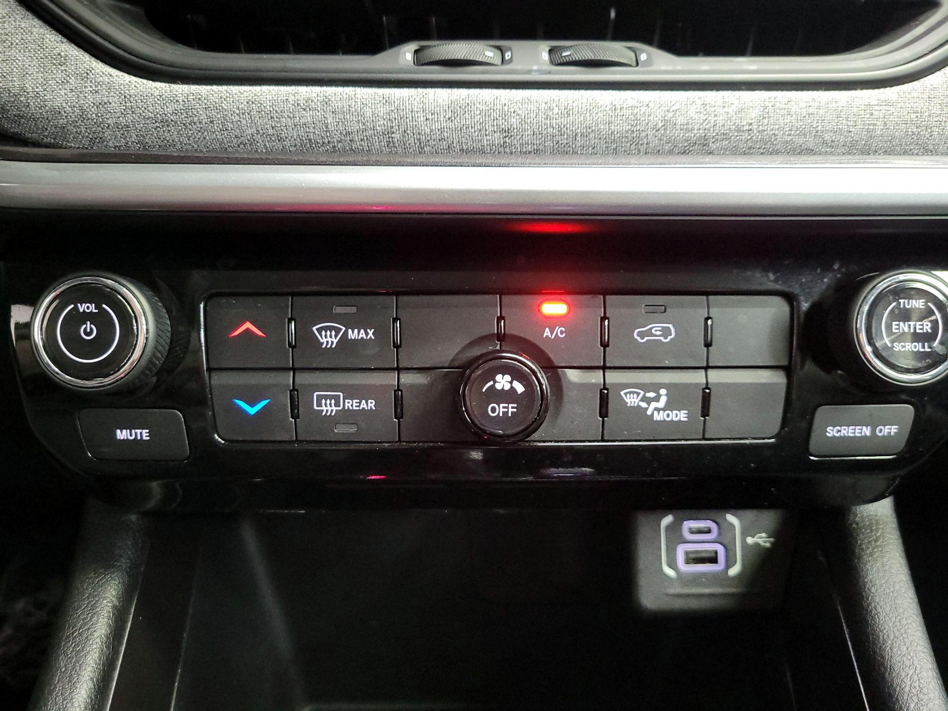 Thumbnail: 2022 Jeep Compass - 16