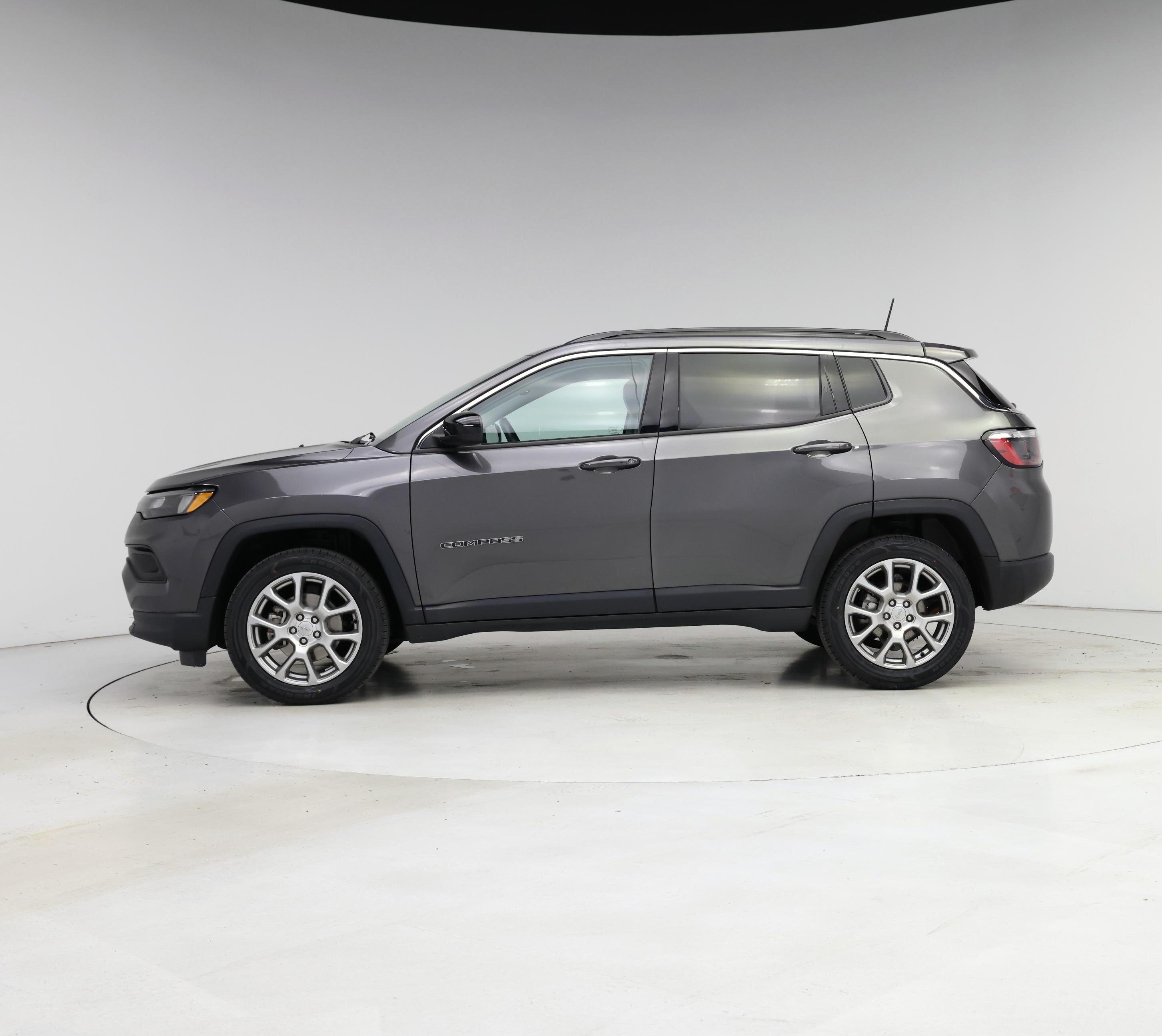 Thumbnail: 2022 Jeep Compass - 3