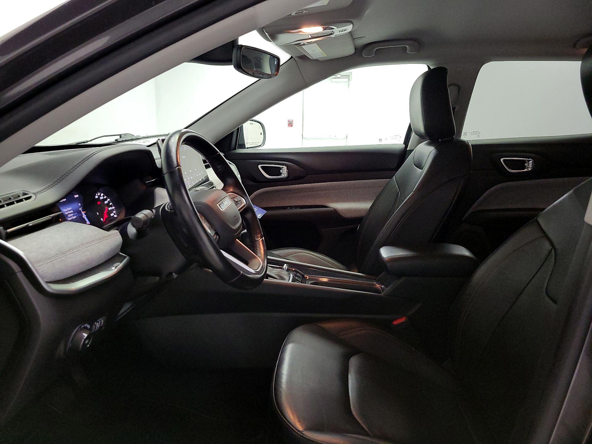 Thumbnail: 2022 Jeep Compass - 11