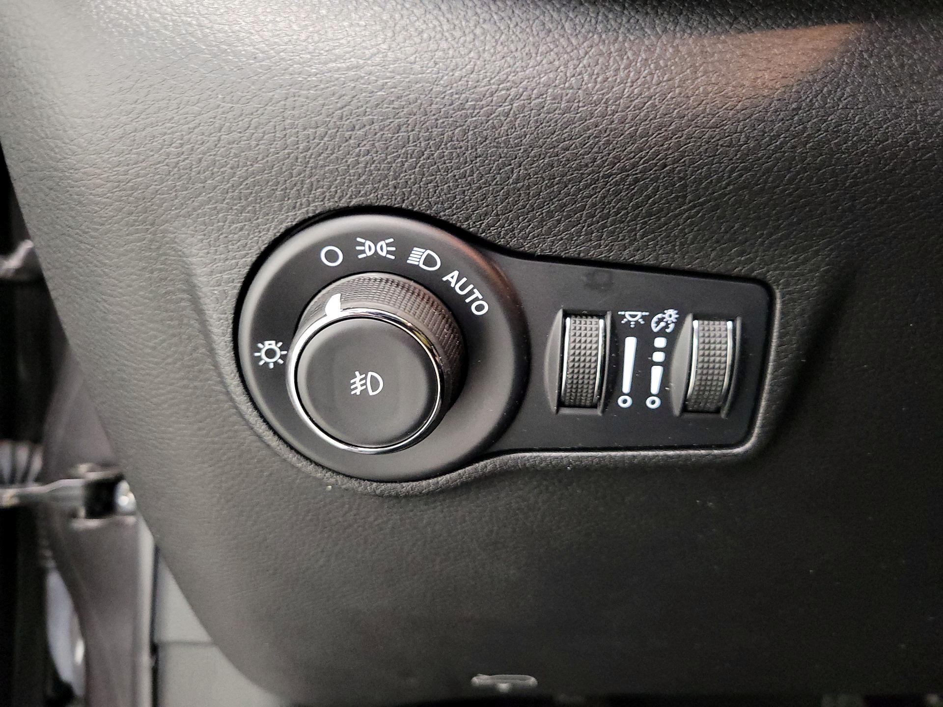 Thumbnail: 2022 Jeep Compass - 13