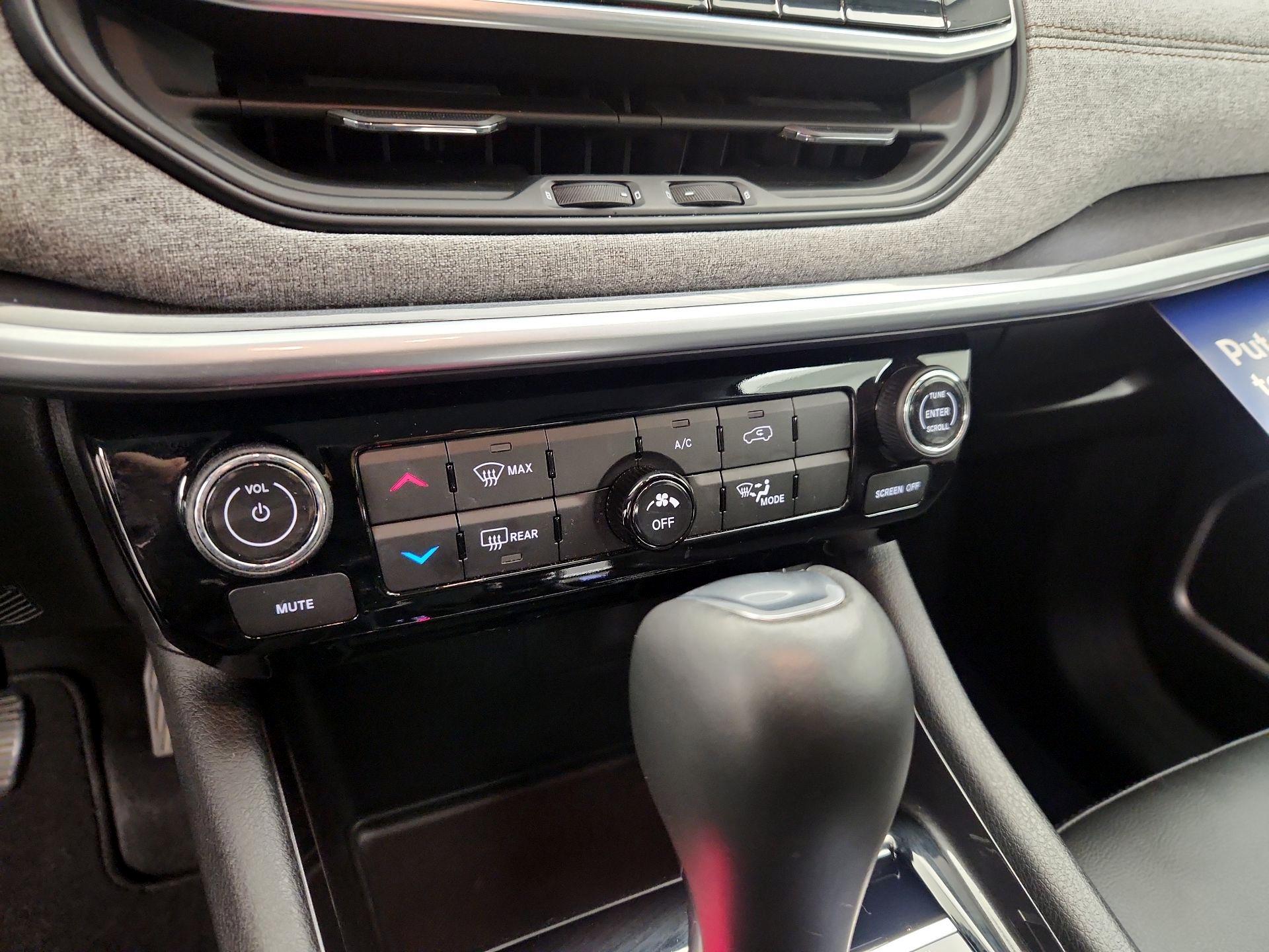 Thumbnail: 2022 Jeep Compass - 16