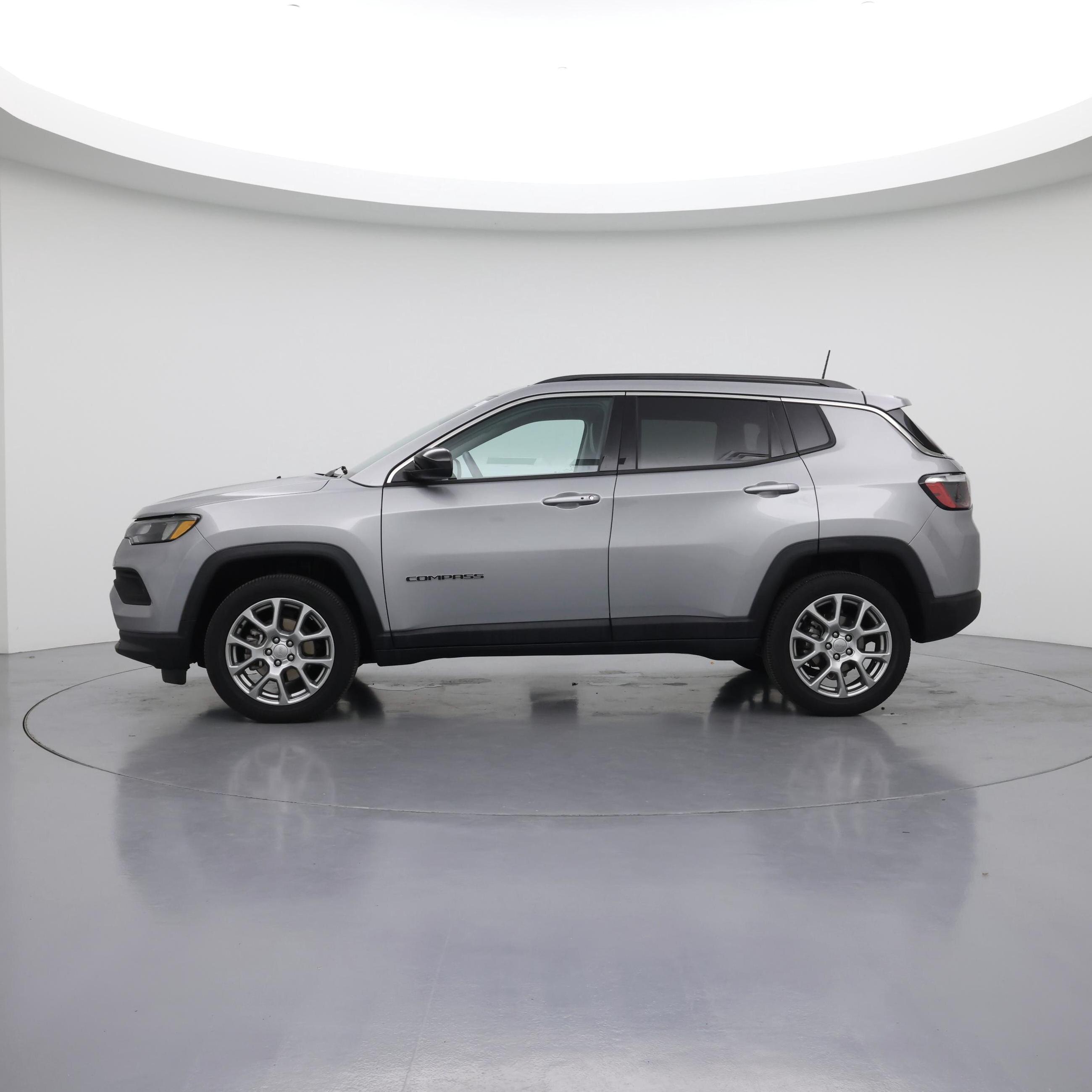Thumbnail: 2022 Jeep Compass - 3