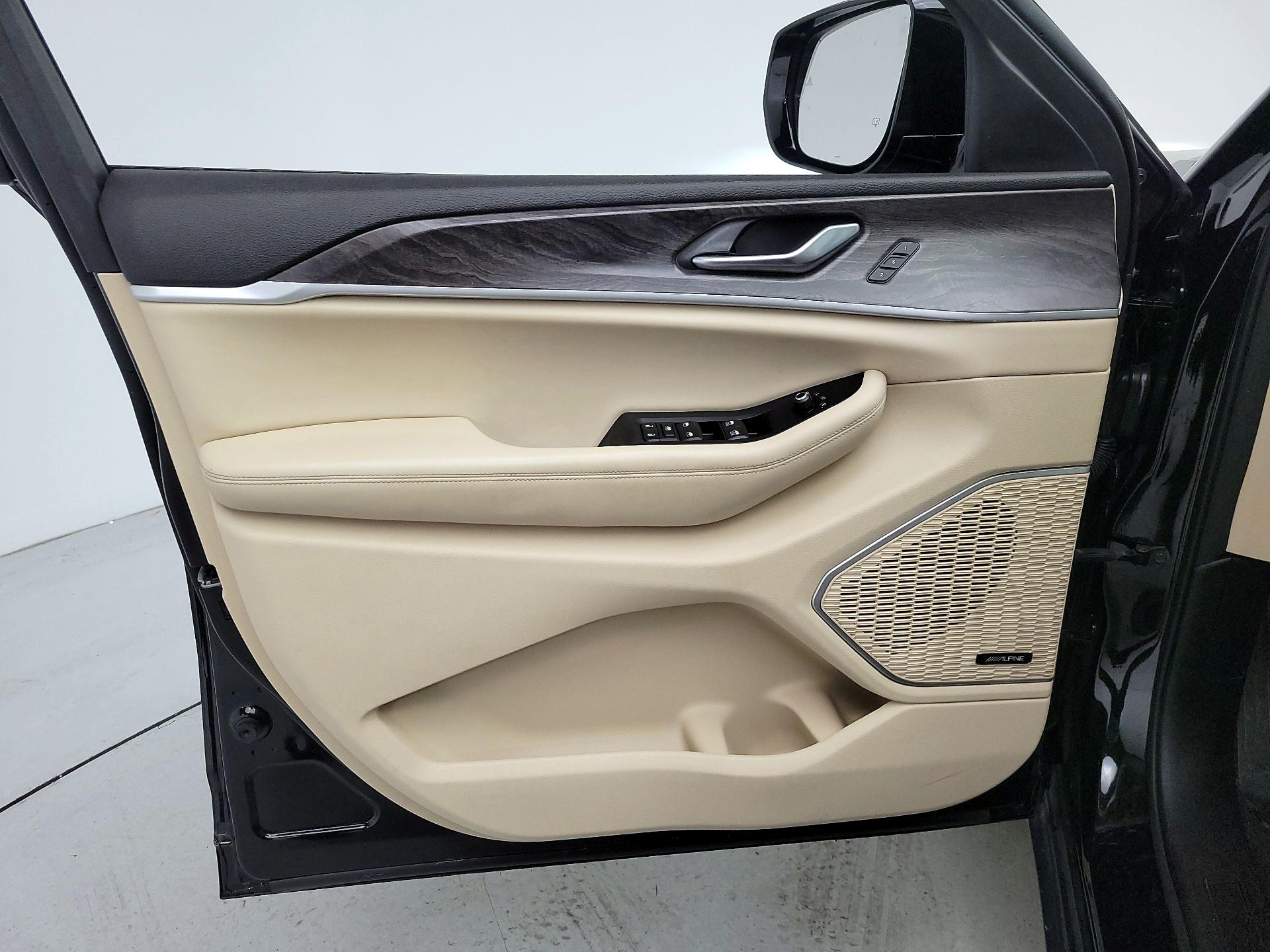 Thumbnail: 2022 Jeep Grand Cherokee - 12