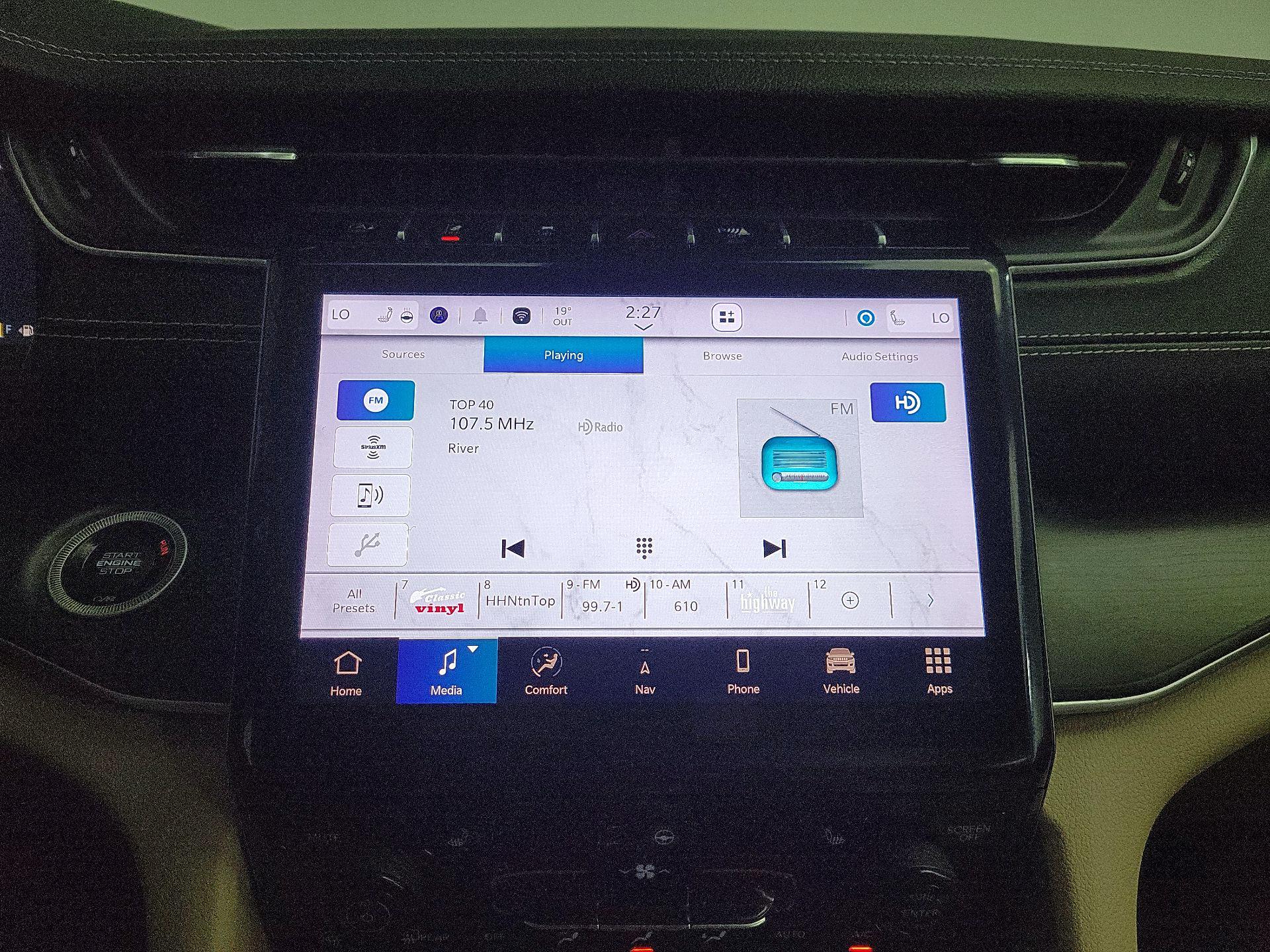 Thumbnail: 2022 Jeep Grand Cherokee - 16