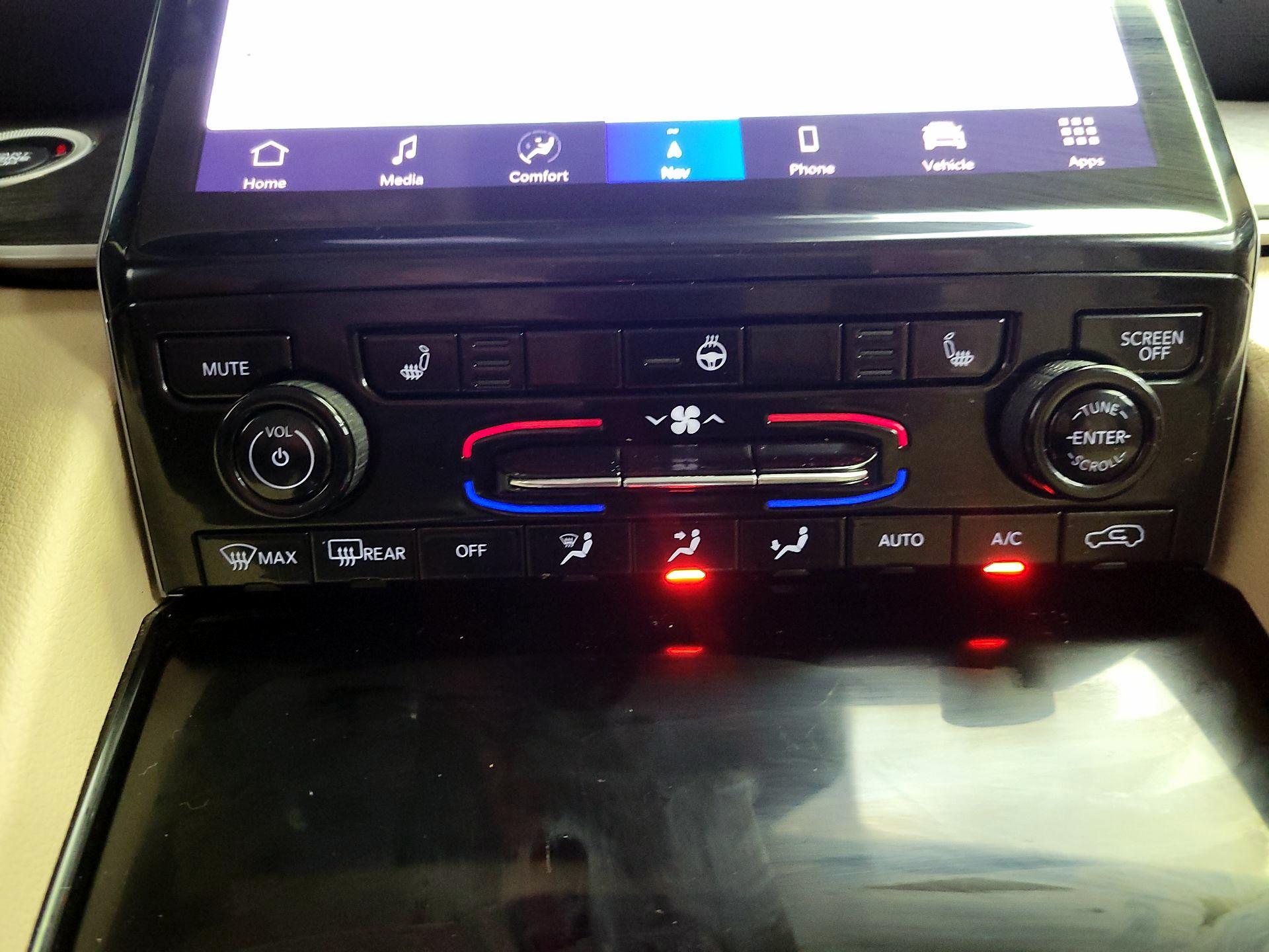 Thumbnail: 2022 Jeep Grand Cherokee - 17