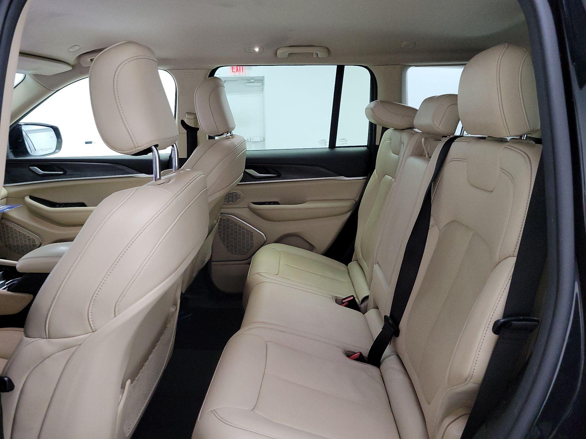 Thumbnail: 2022 Jeep Grand Cherokee - 20