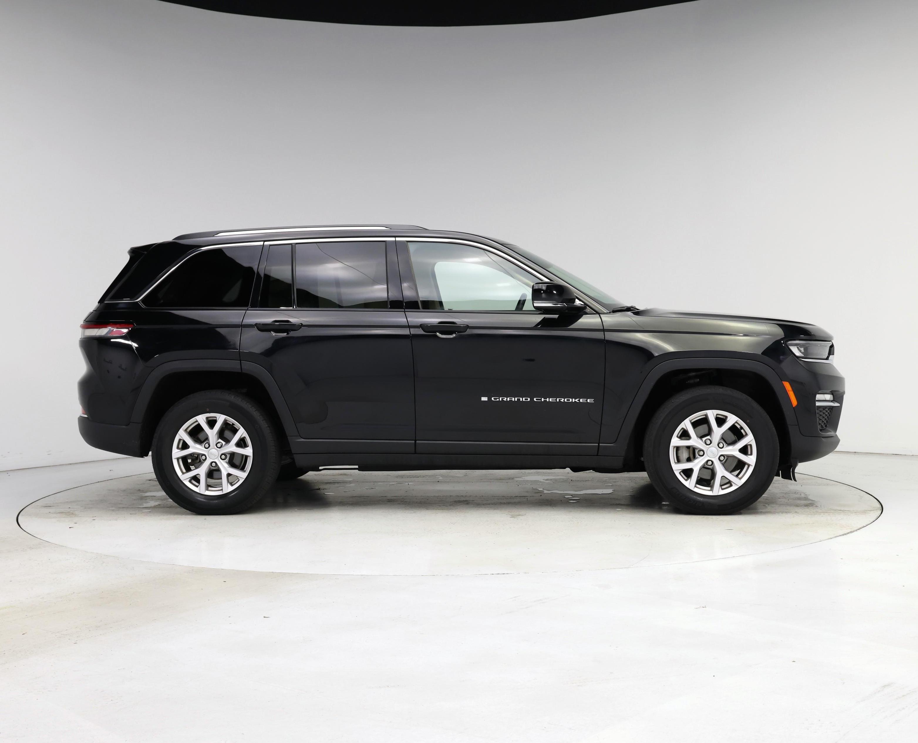 Thumbnail: 2022 Jeep Grand Cherokee - 7