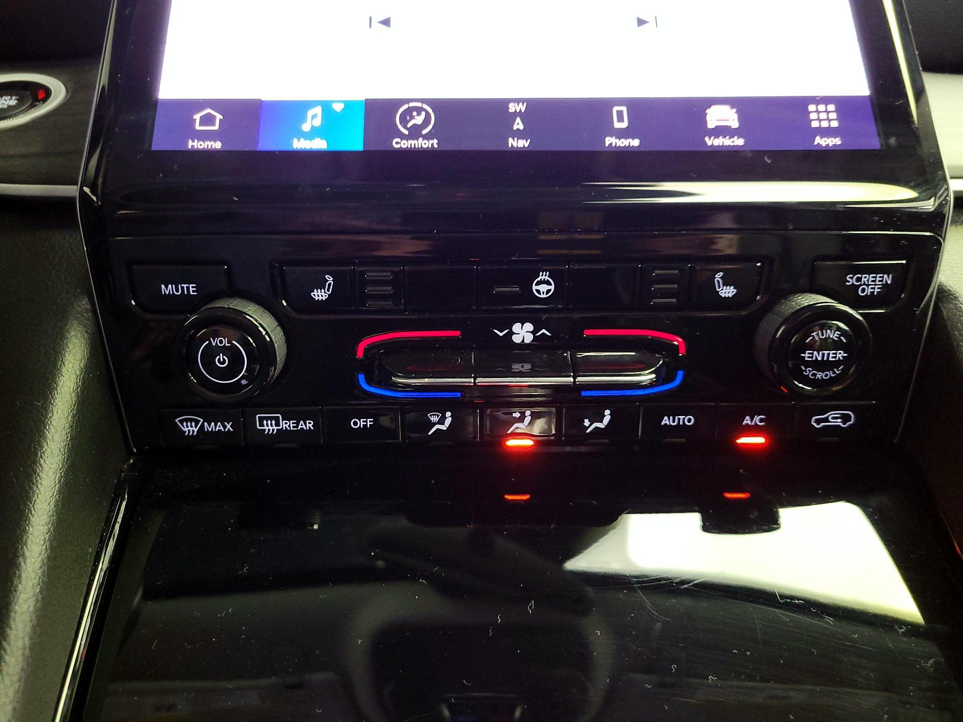 Thumbnail: 2022 Jeep Grand Cherokee - 17