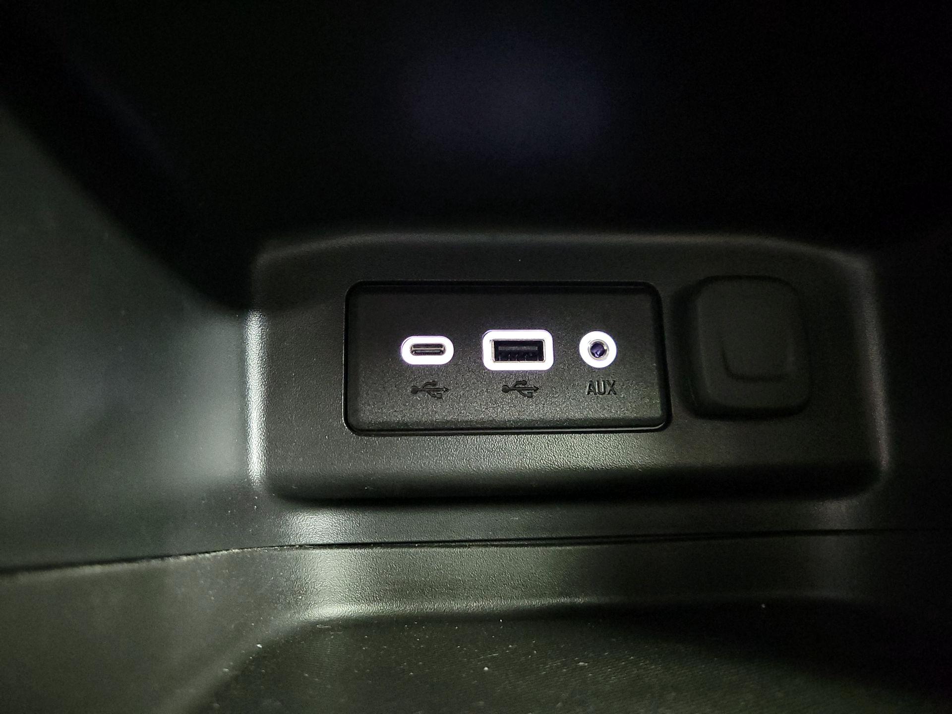 Thumbnail: 2023 Chevrolet Equinox - 18