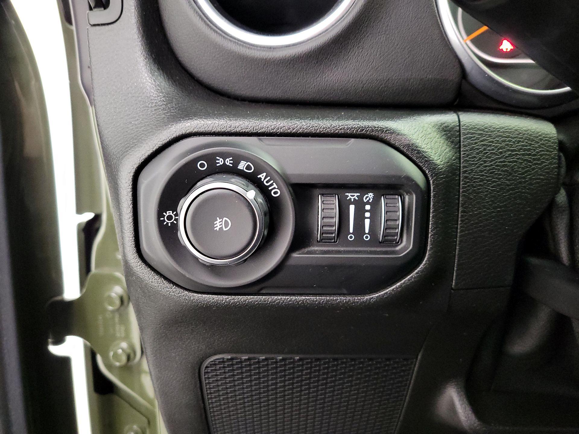 Thumbnail: 2021 Jeep Wrangler - 13