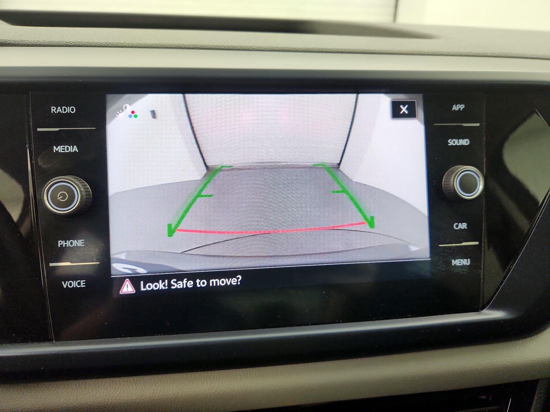 Thumbnail: 2022 Volkswagen Taos - 14