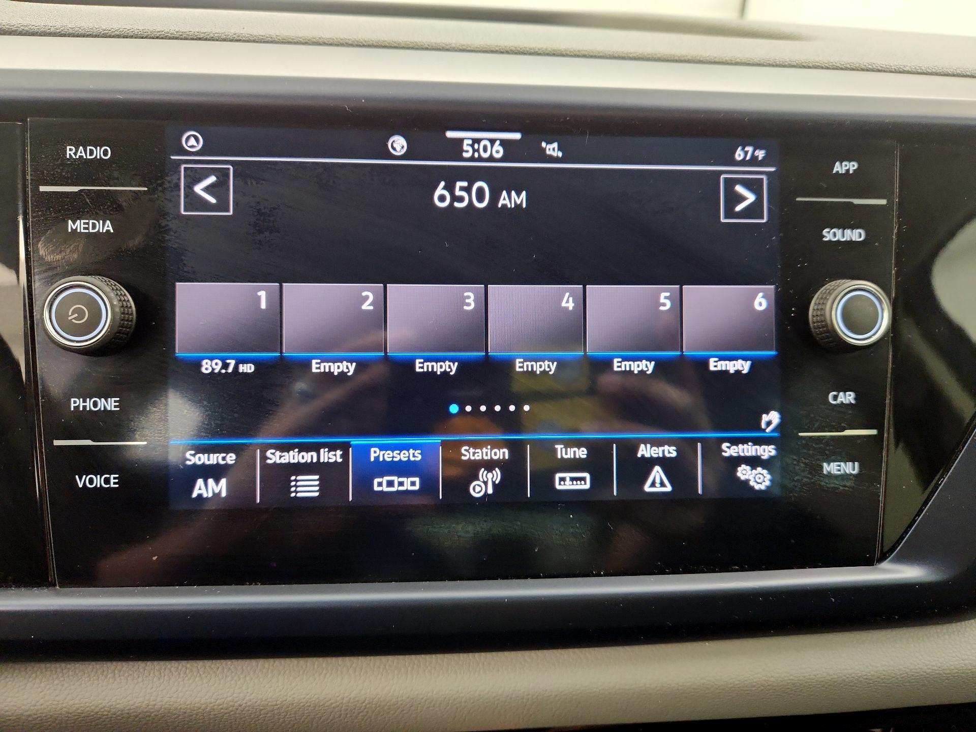 Thumbnail: 2022 Volkswagen Taos - 15