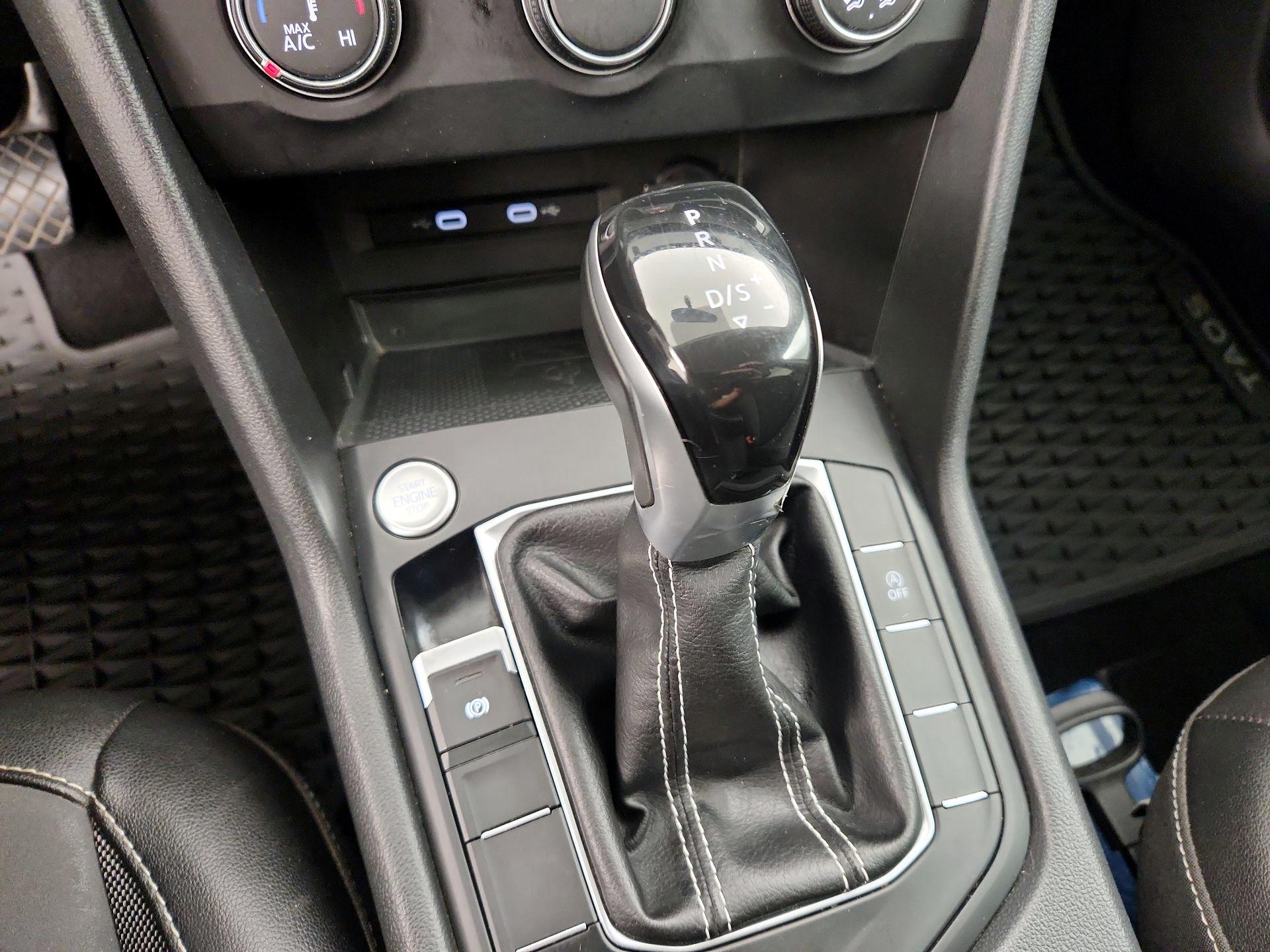 Thumbnail: 2022 Volkswagen Taos - 17