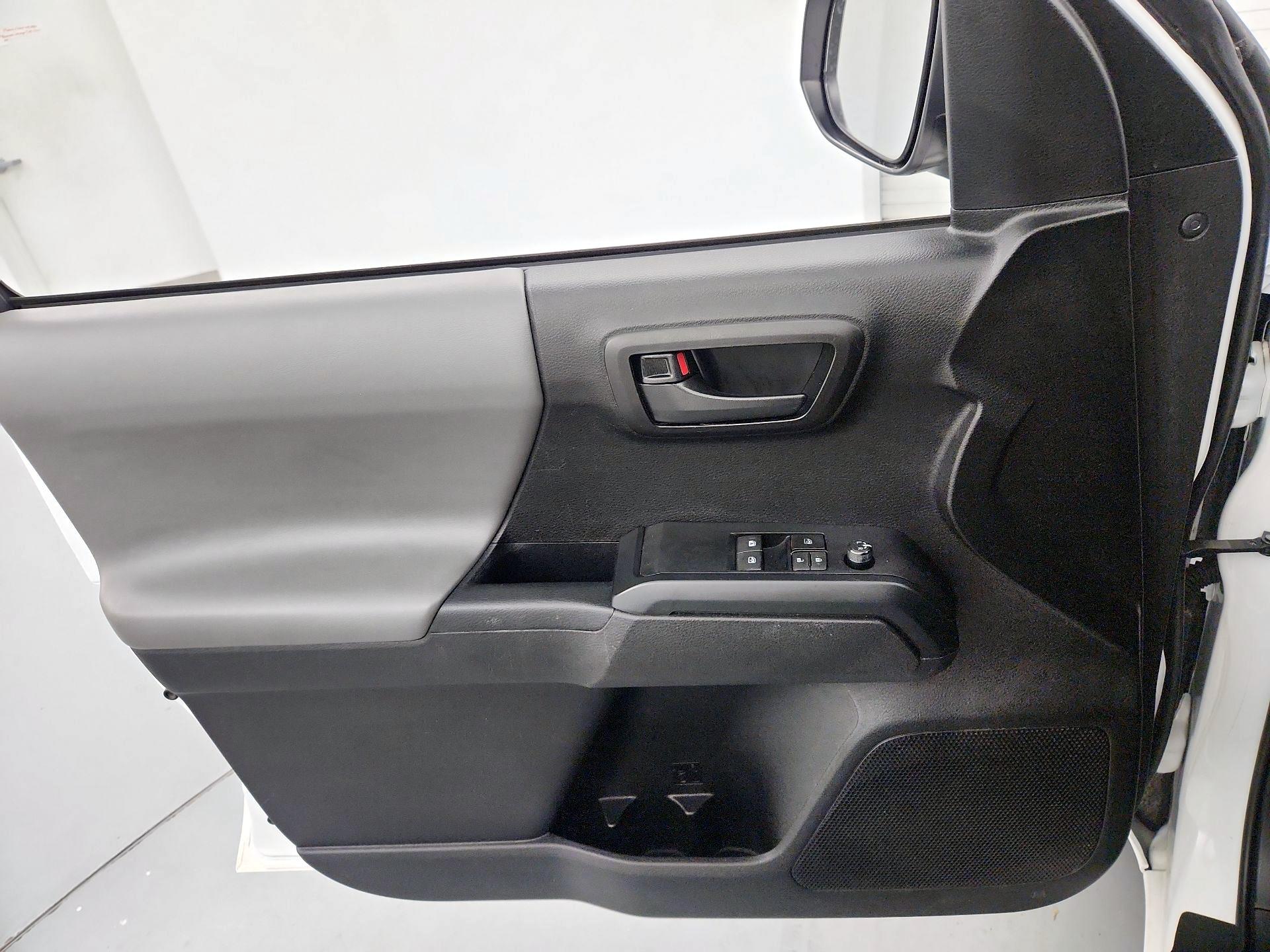 Thumbnail: 2022 Toyota Tacoma - 12