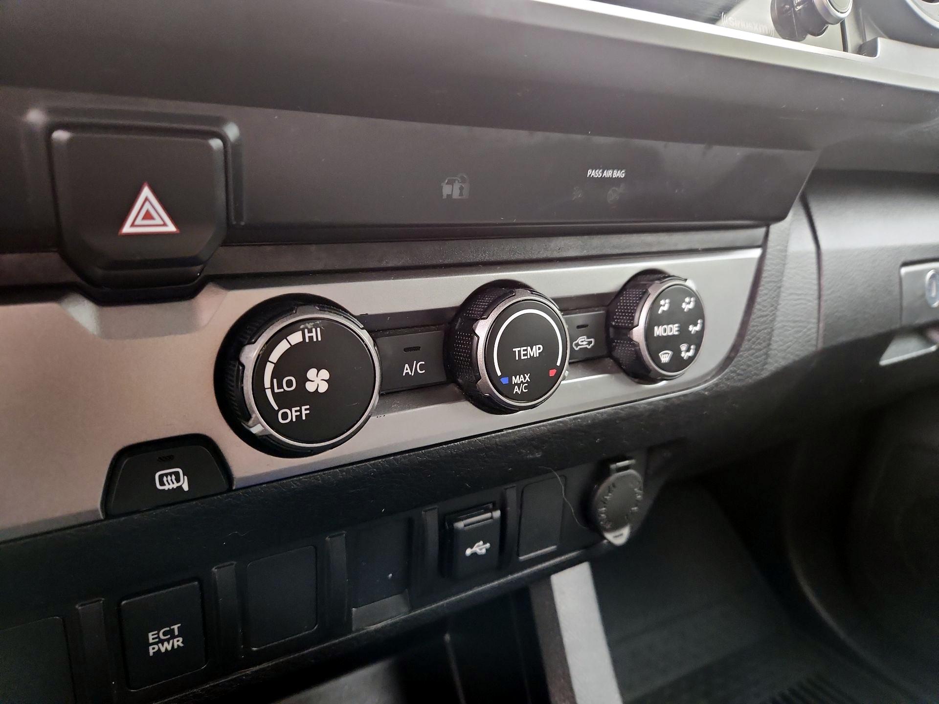 Thumbnail: 2022 Toyota Tacoma - 16