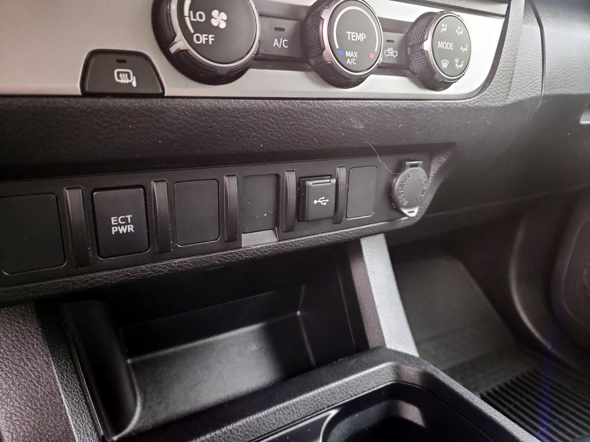 Thumbnail: 2022 Toyota Tacoma - 18