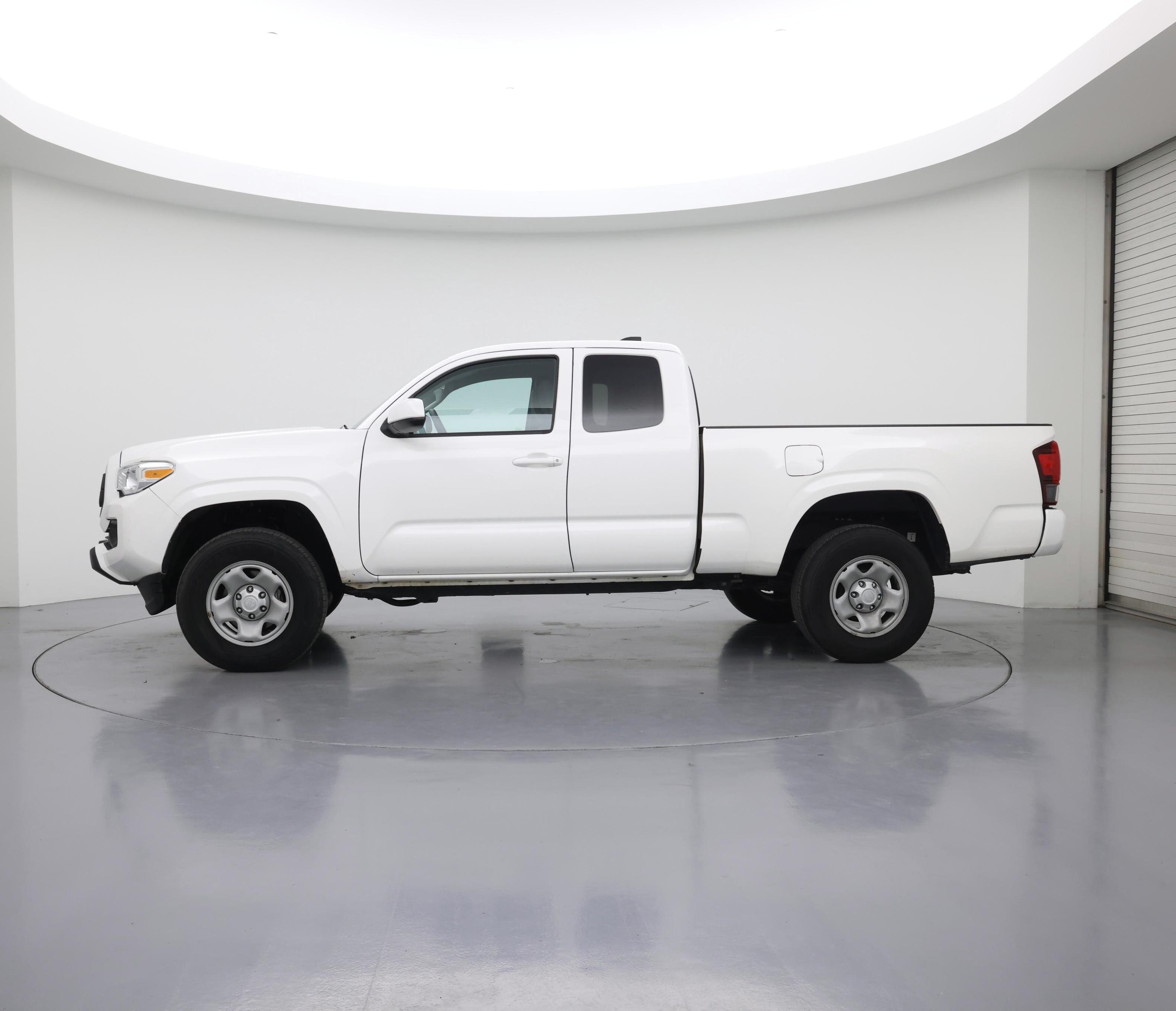 Thumbnail: 2022 Toyota Tacoma - 3