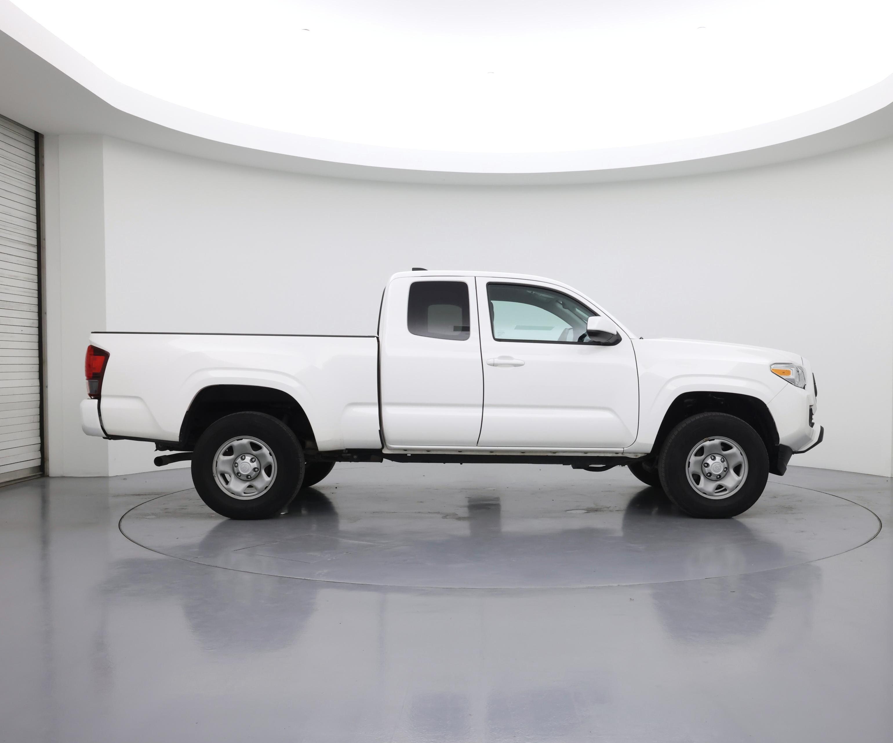 Thumbnail: 2022 Toyota Tacoma - 7