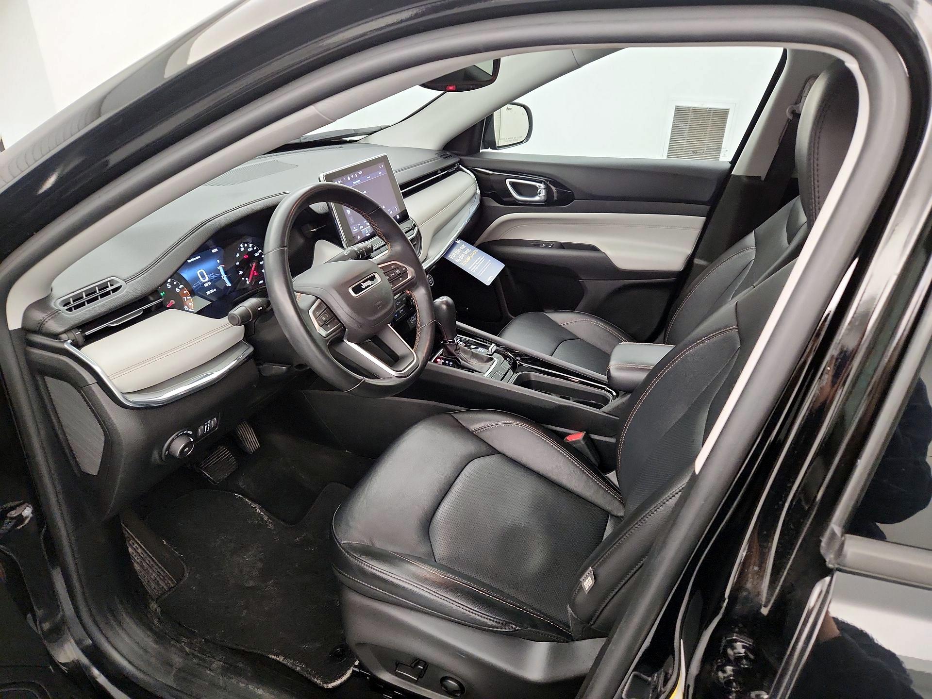 Thumbnail: 2022 Jeep Compass - 11