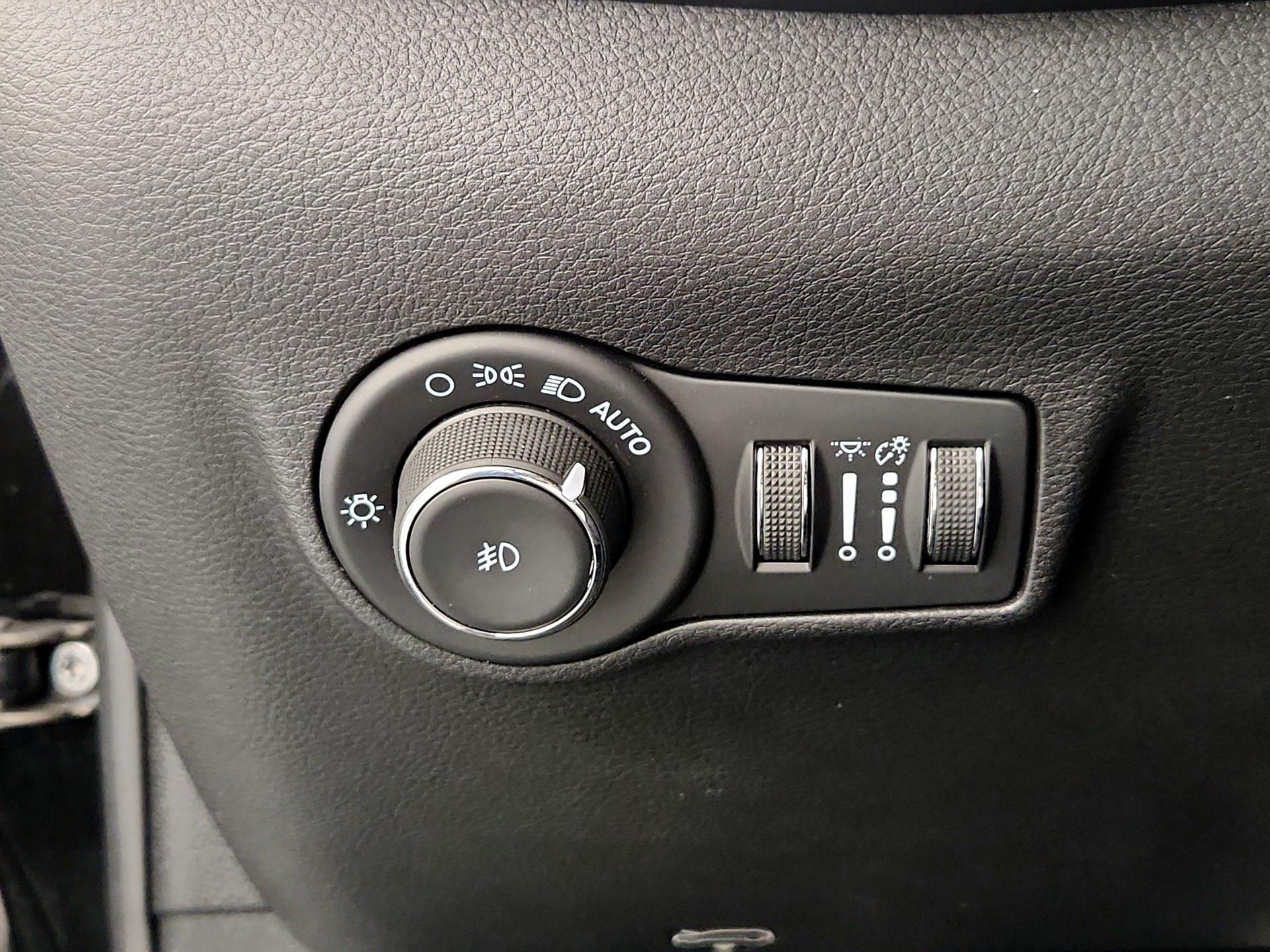 Thumbnail: 2022 Jeep Compass - 13