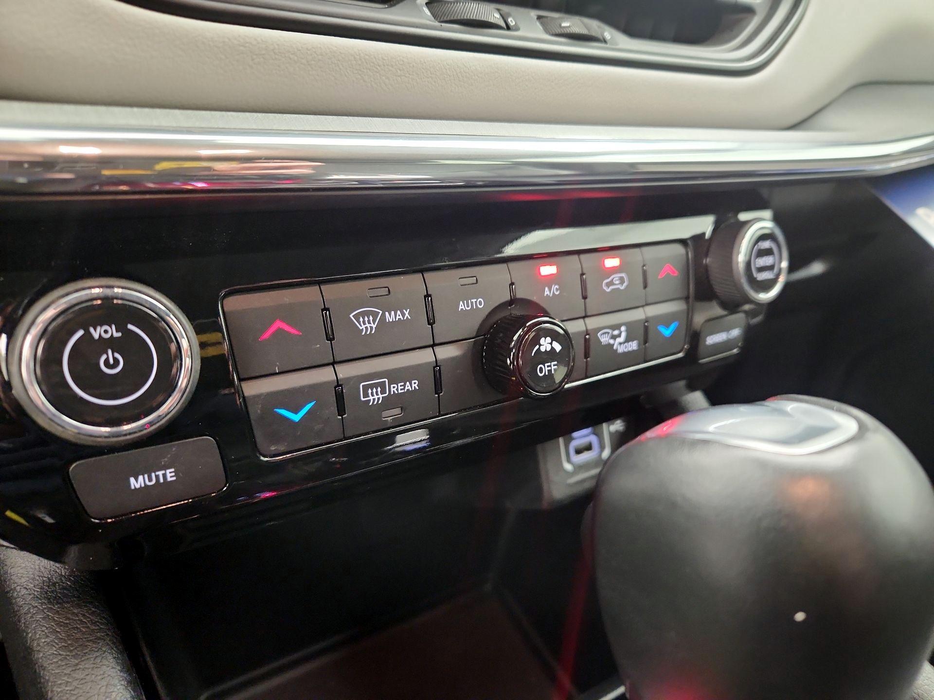 Thumbnail: 2022 Jeep Compass - 16