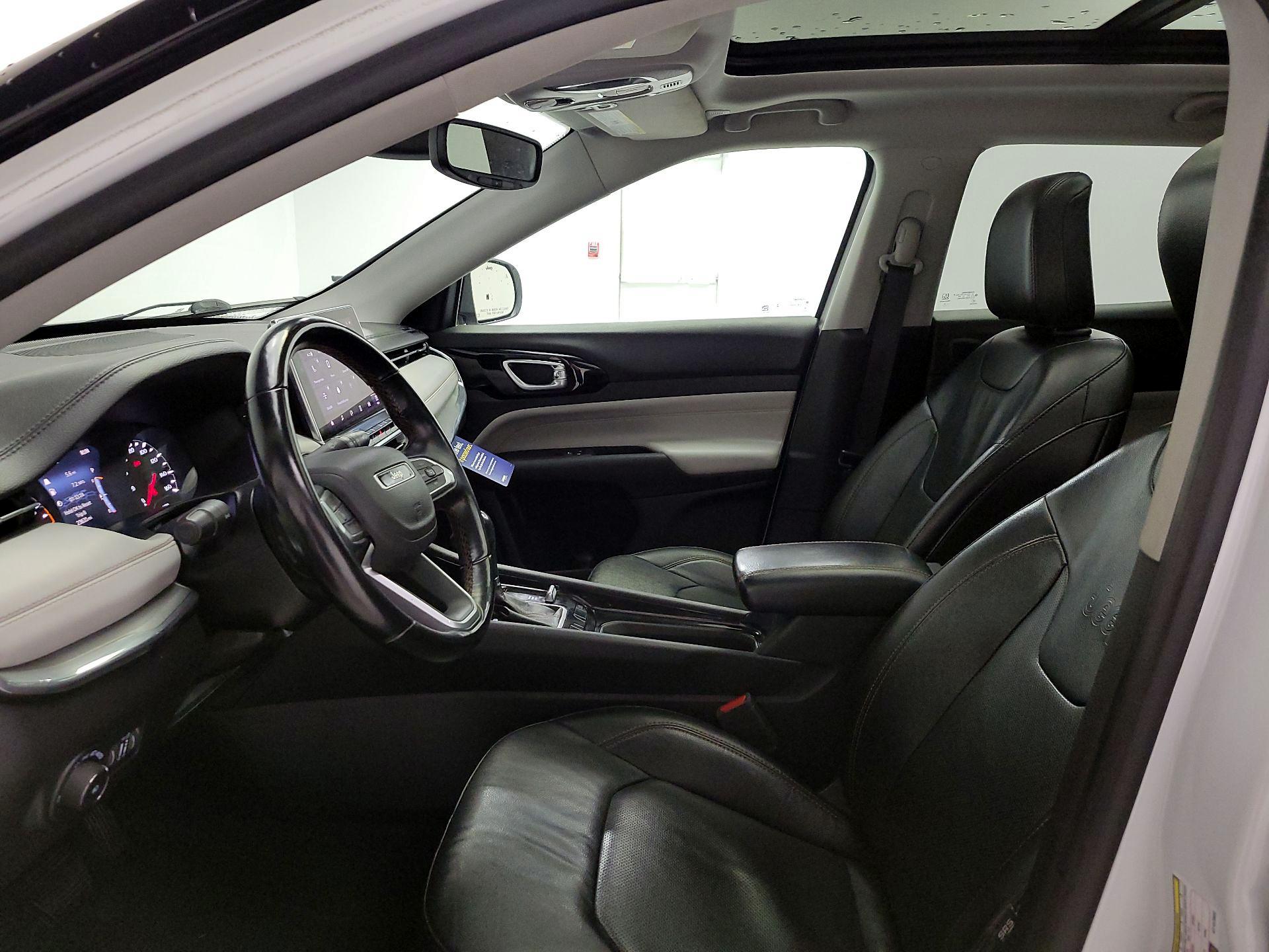 Thumbnail: 2022 Jeep Compass - 11