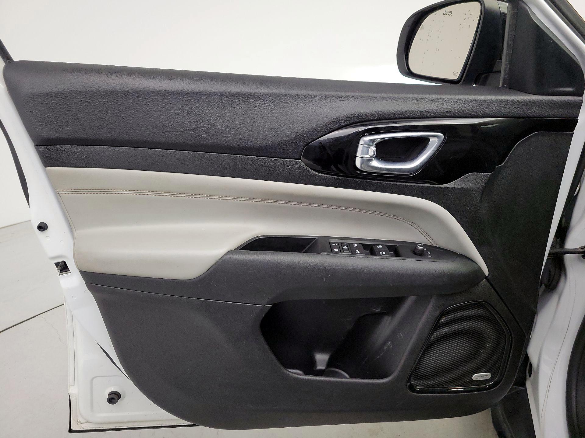 Thumbnail: 2022 Jeep Compass - 12