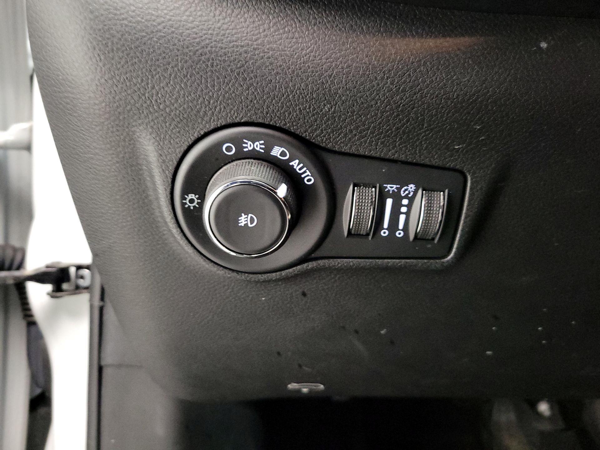 Thumbnail: 2022 Jeep Compass - 13