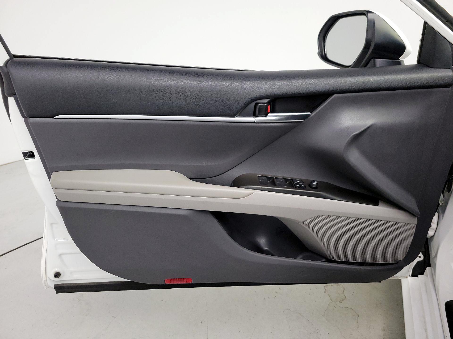 Thumbnail: 2022 Toyota Camry - 12