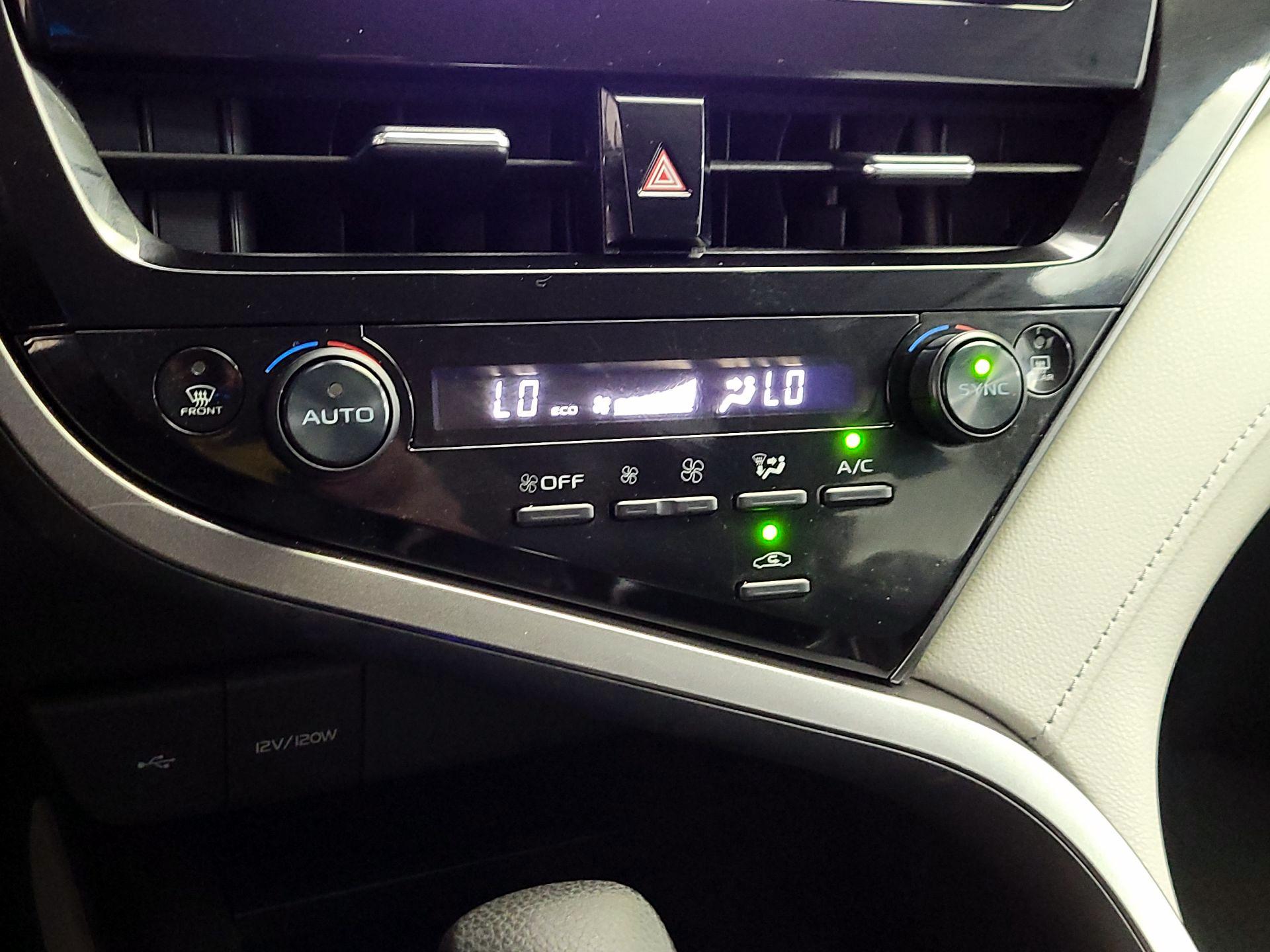 Thumbnail: 2022 Toyota Camry - 16