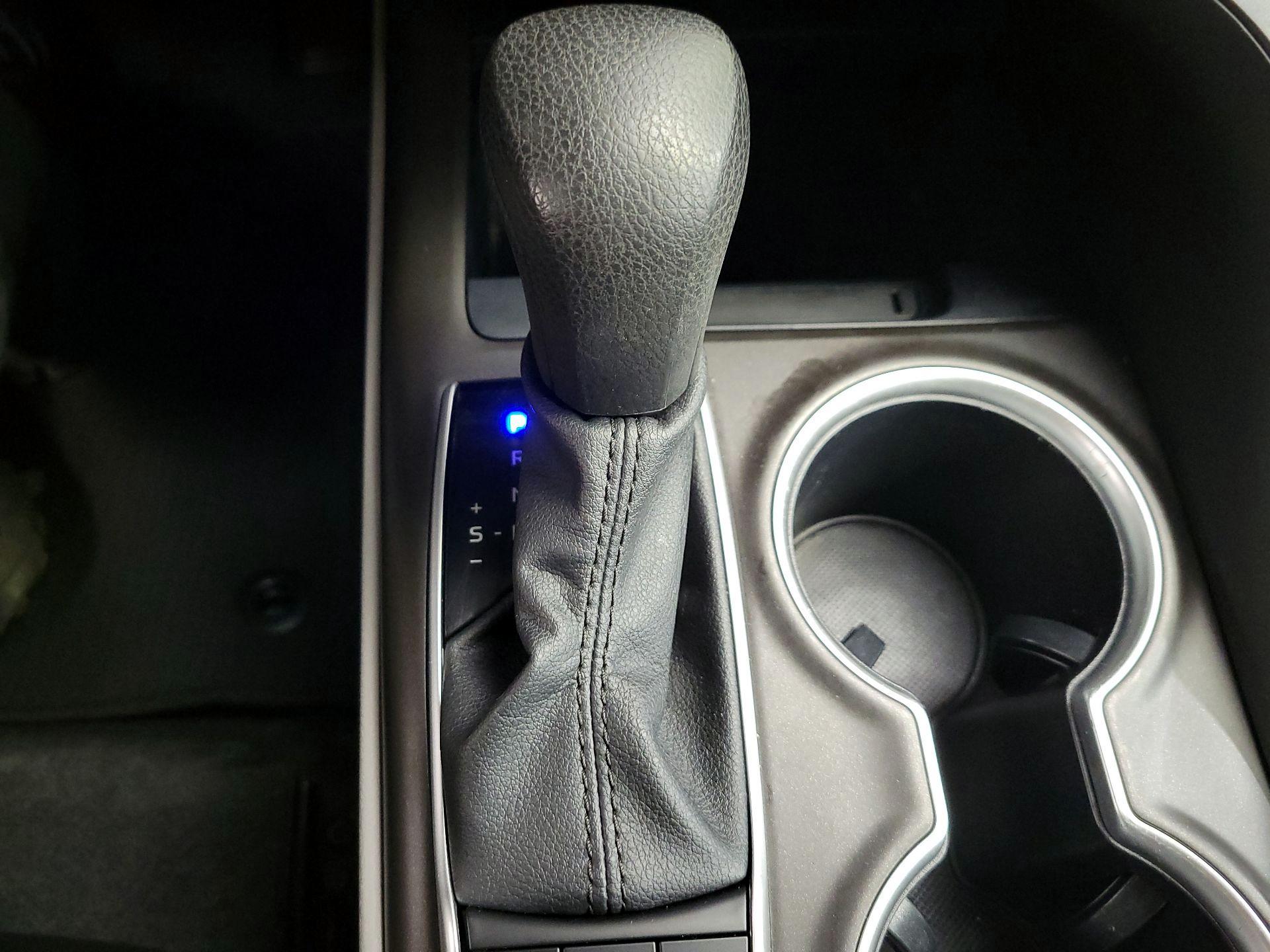 Thumbnail: 2022 Toyota Camry - 17