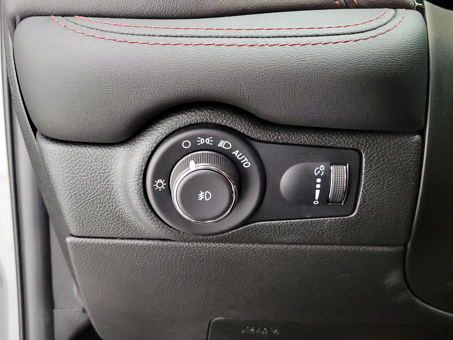 Thumbnail: 2022 Dodge Durango - 13