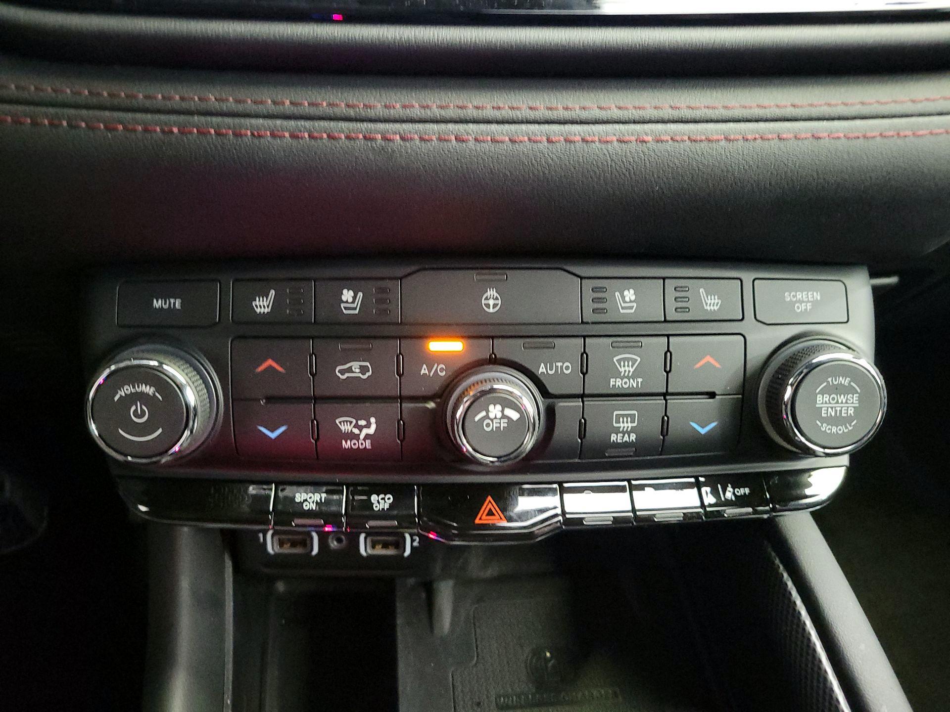 Thumbnail: 2022 Dodge Durango - 17