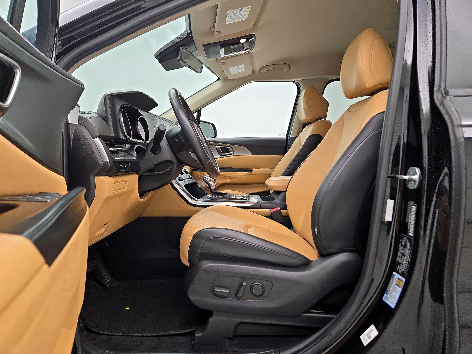 Thumbnail: 2022 Kia Carnival - 11