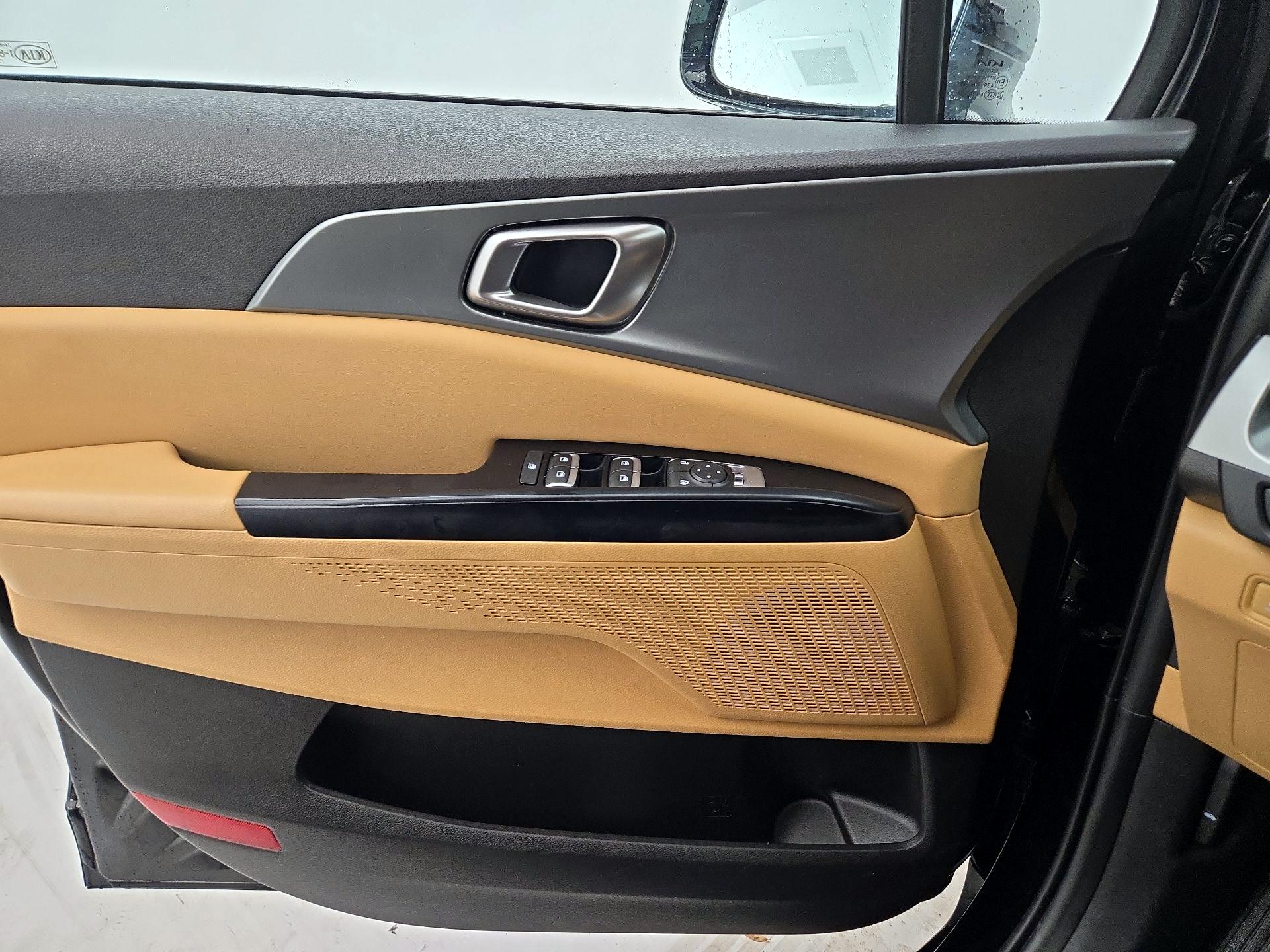 Thumbnail: 2022 Kia Carnival - 12