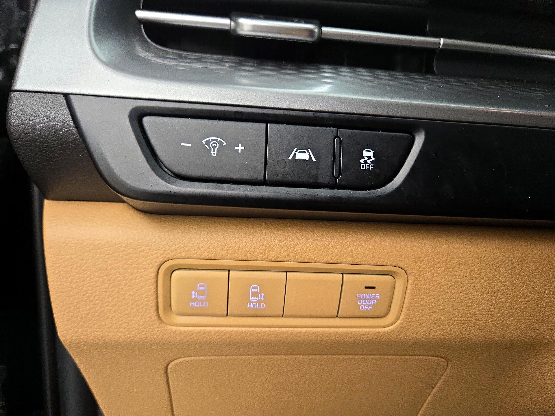 Thumbnail: 2022 Kia Carnival - 13