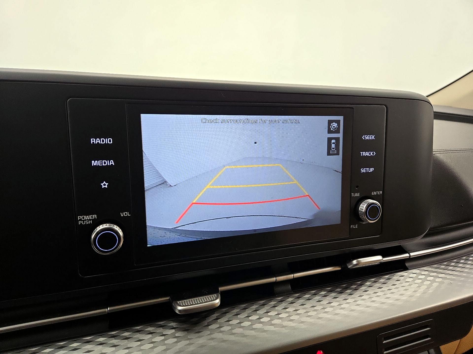 Thumbnail: 2022 Kia Carnival - 14