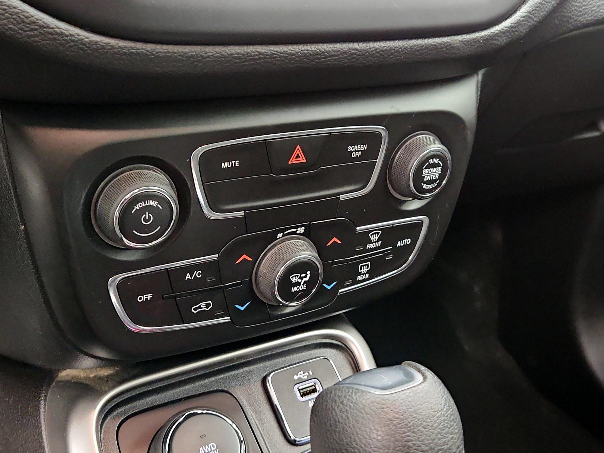 Thumbnail: 2021 Jeep Compass - 16