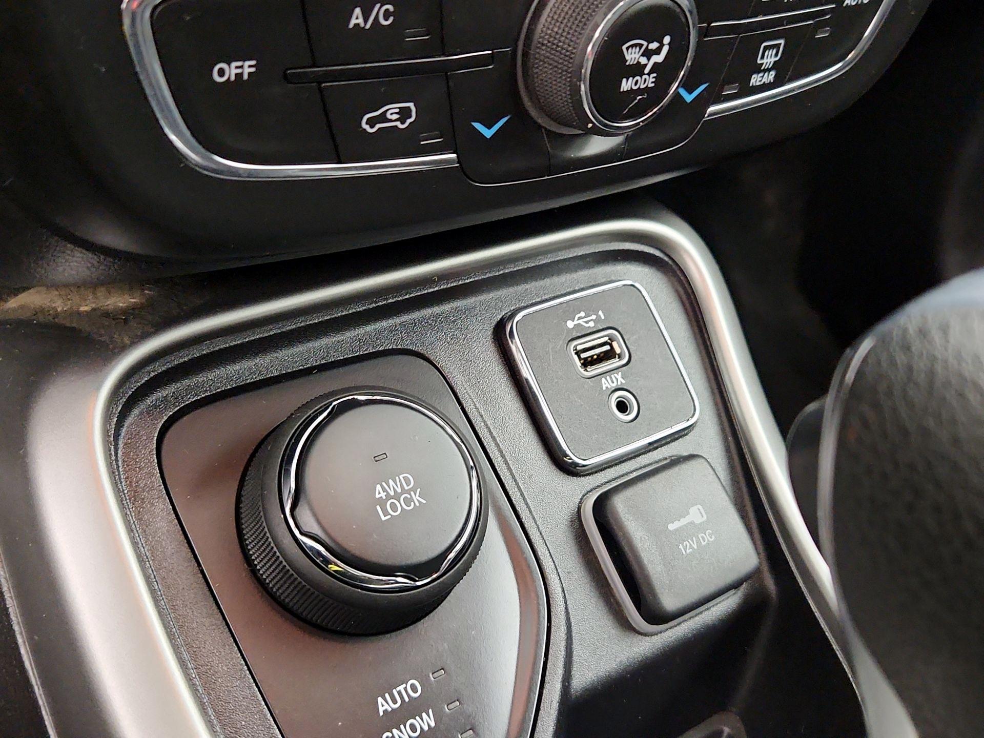 Thumbnail: 2021 Jeep Compass - 18