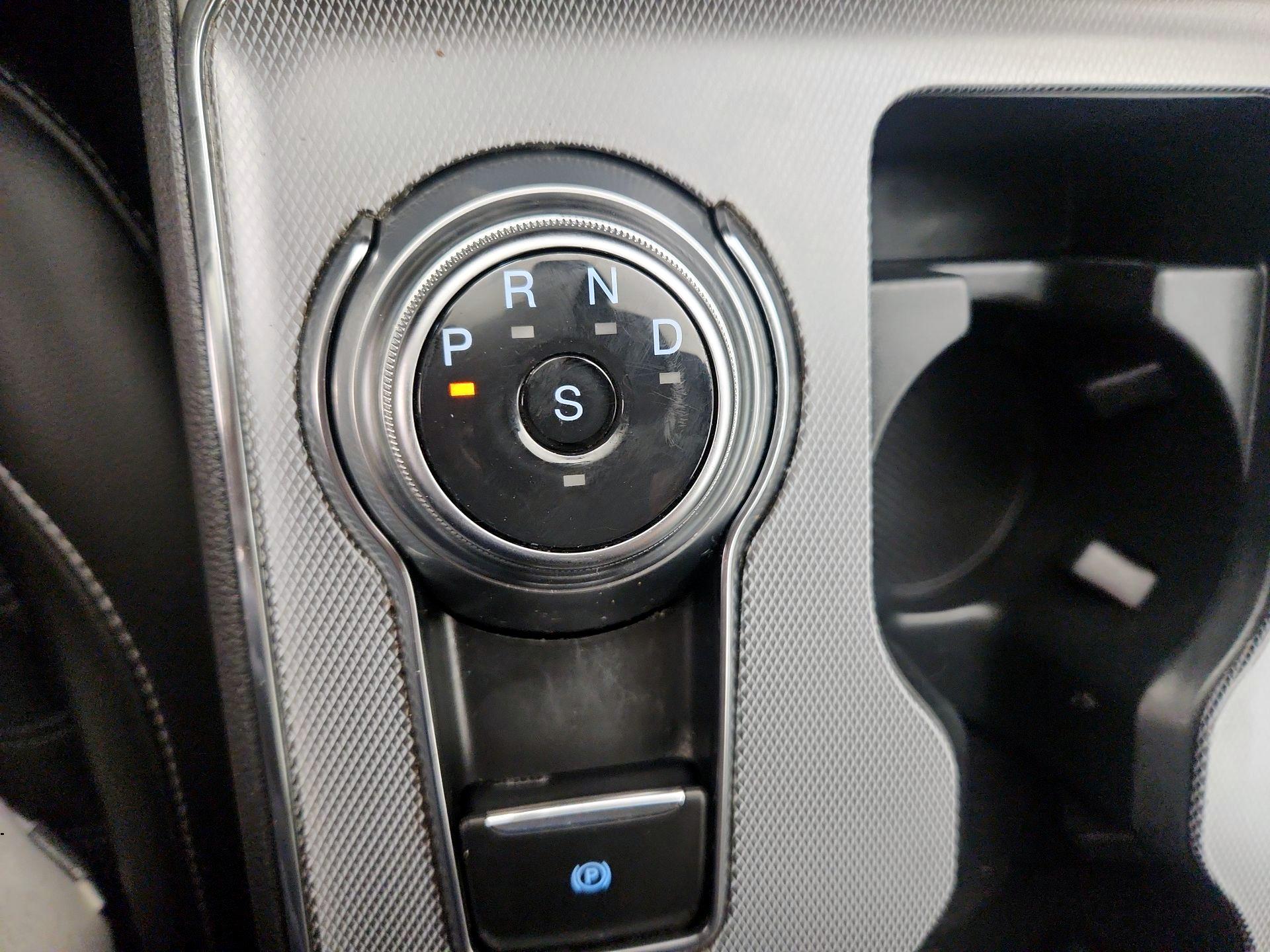 Thumbnail: 2021 Ford Edge - 17