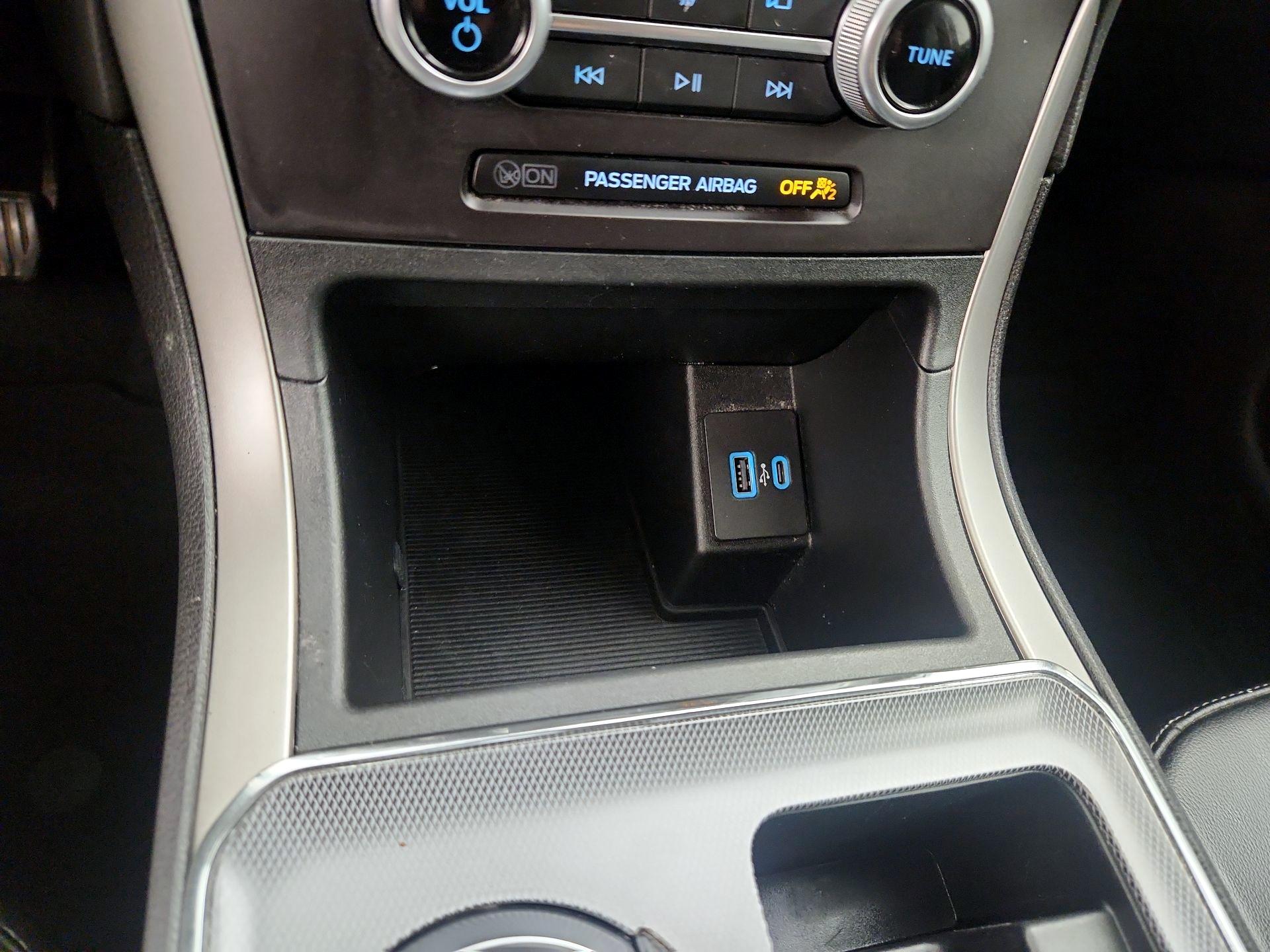 Thumbnail: 2021 Ford Edge - 18