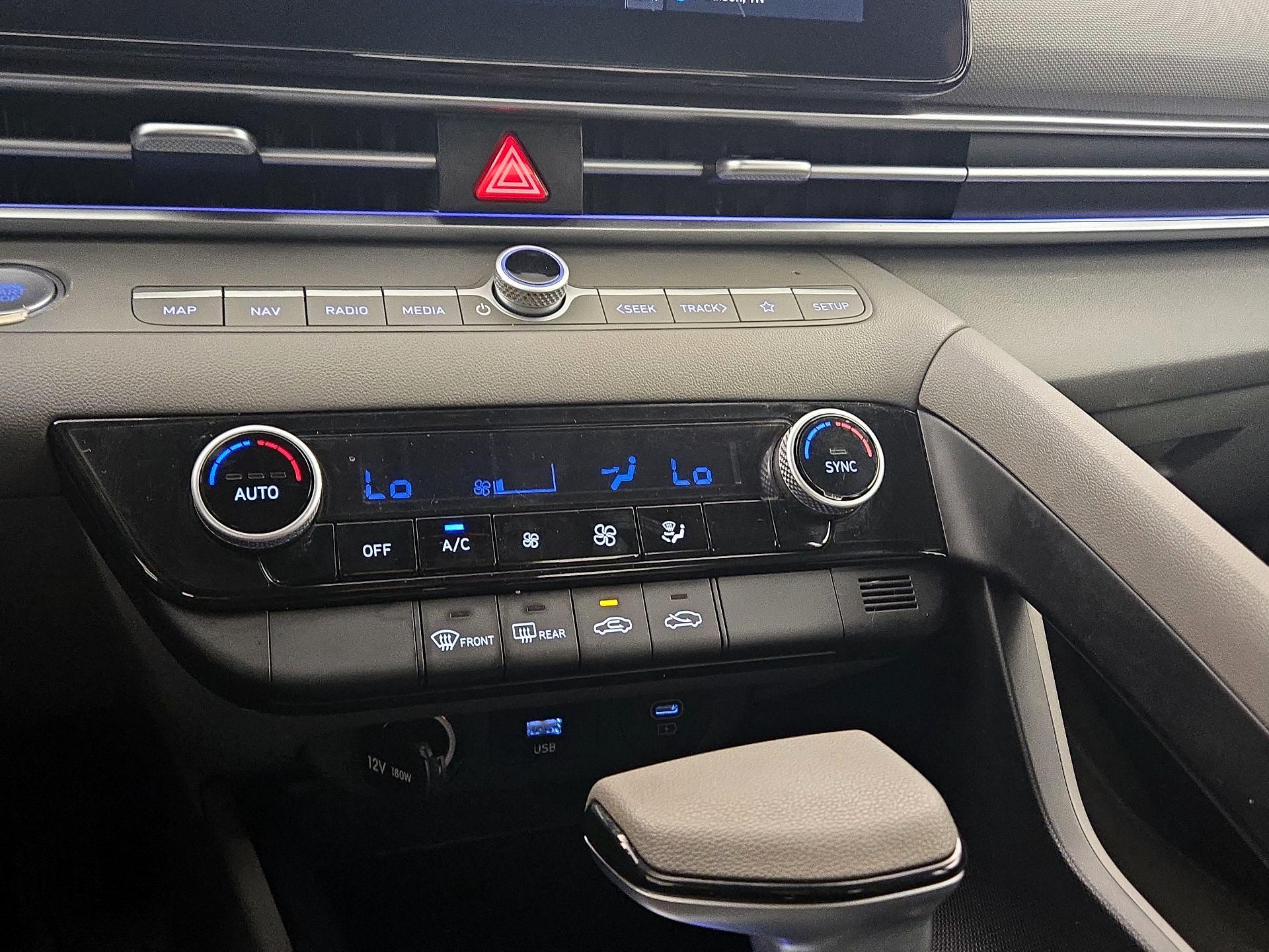 Thumbnail: 2024 Hyundai Elantra - 17