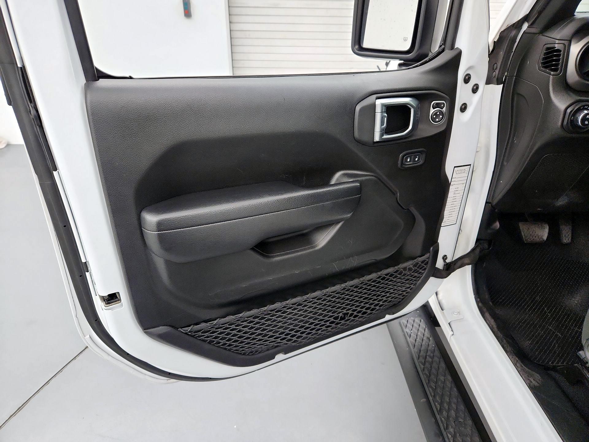 Thumbnail: 2023 Jeep Gladiator - 12