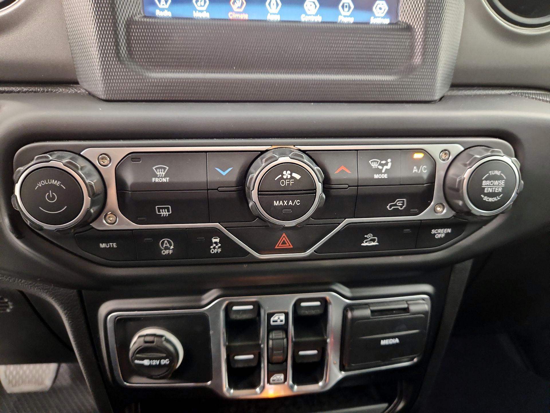 Thumbnail: 2023 Jeep Gladiator - 16