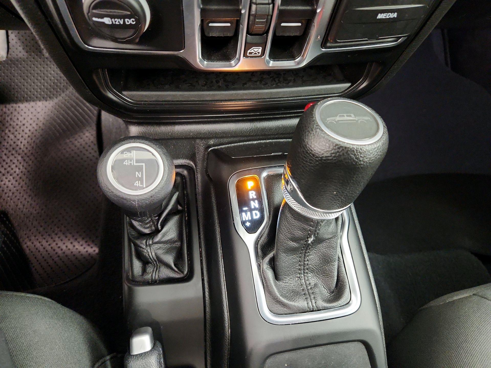 Thumbnail: 2023 Jeep Gladiator - 17