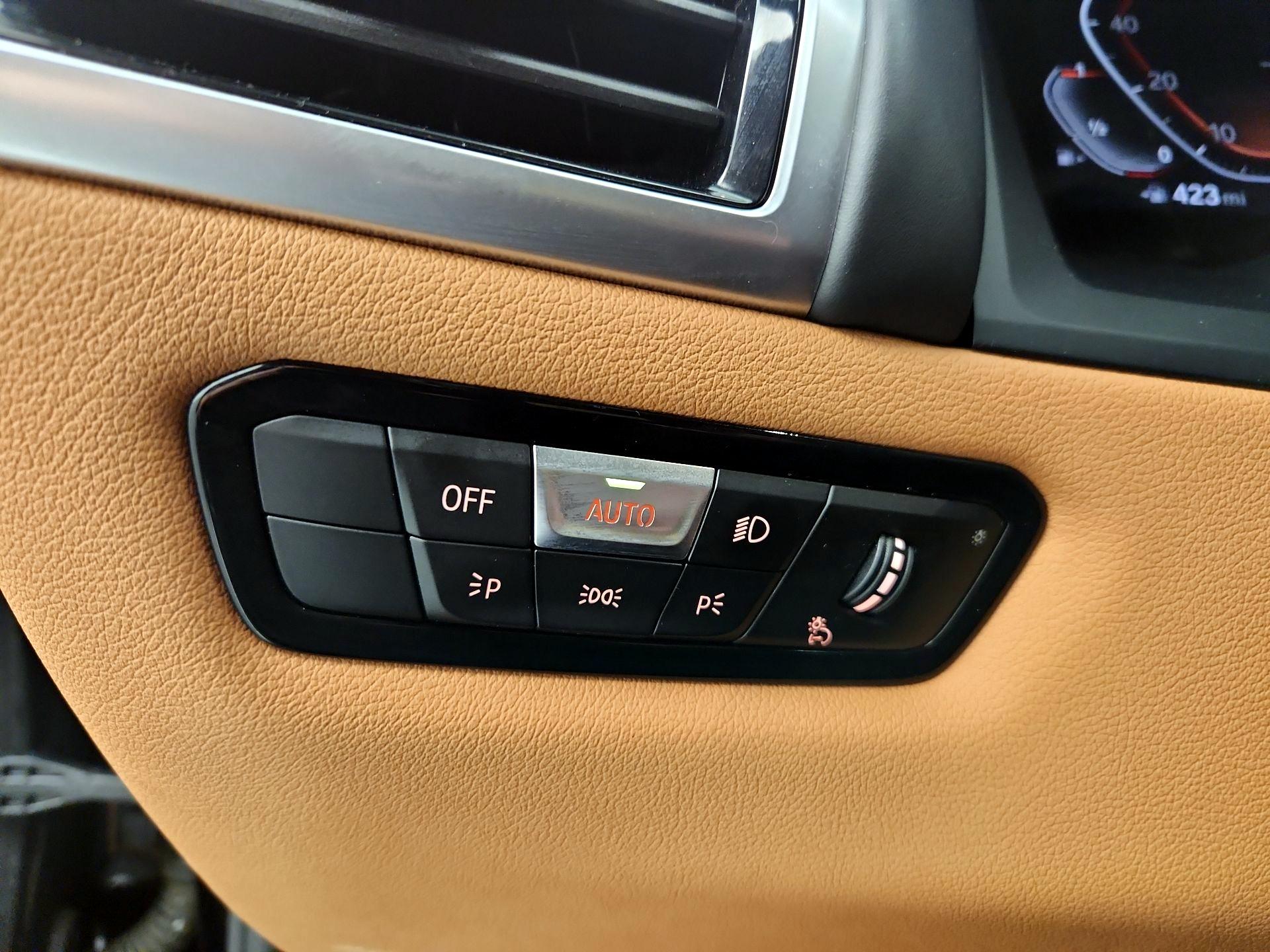 Thumbnail: 2020 BMW 8 Series - 13