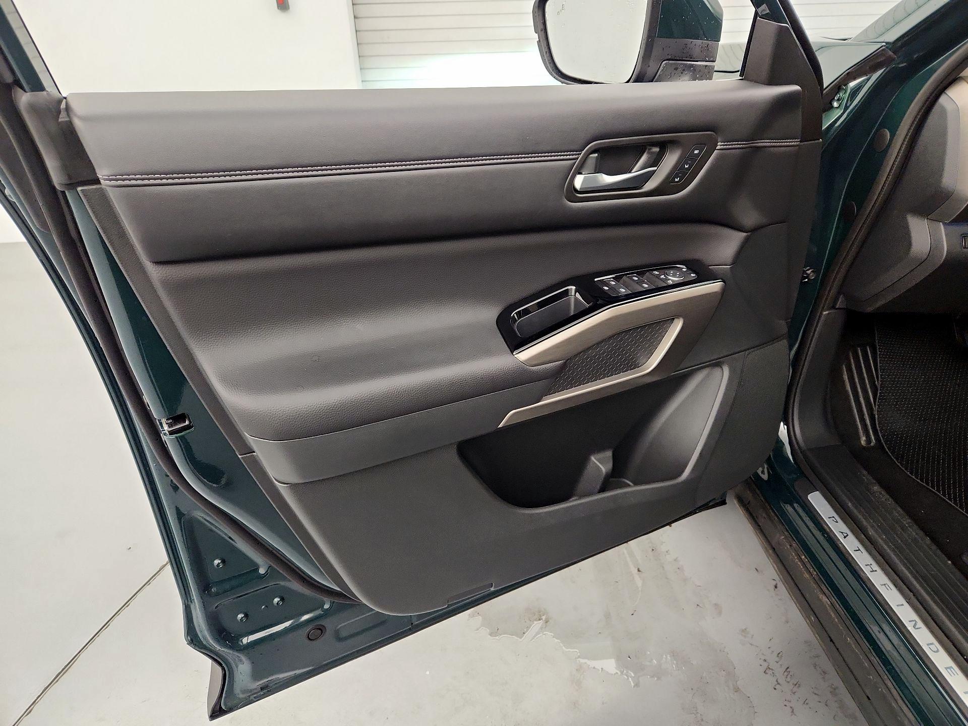 Thumbnail: 2024 Nissan Pathfinder - 12