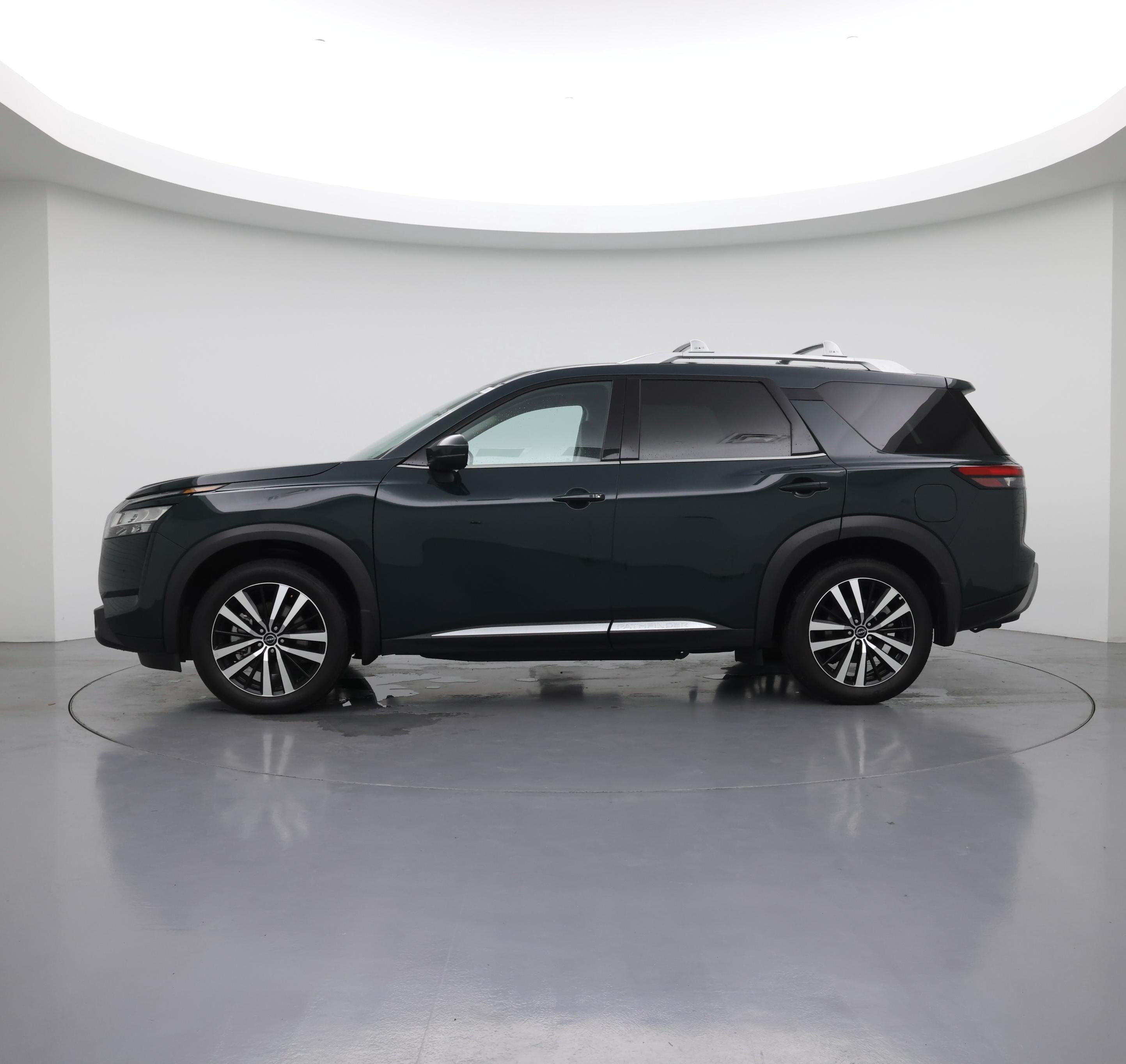 Thumbnail: 2024 Nissan Pathfinder - 3