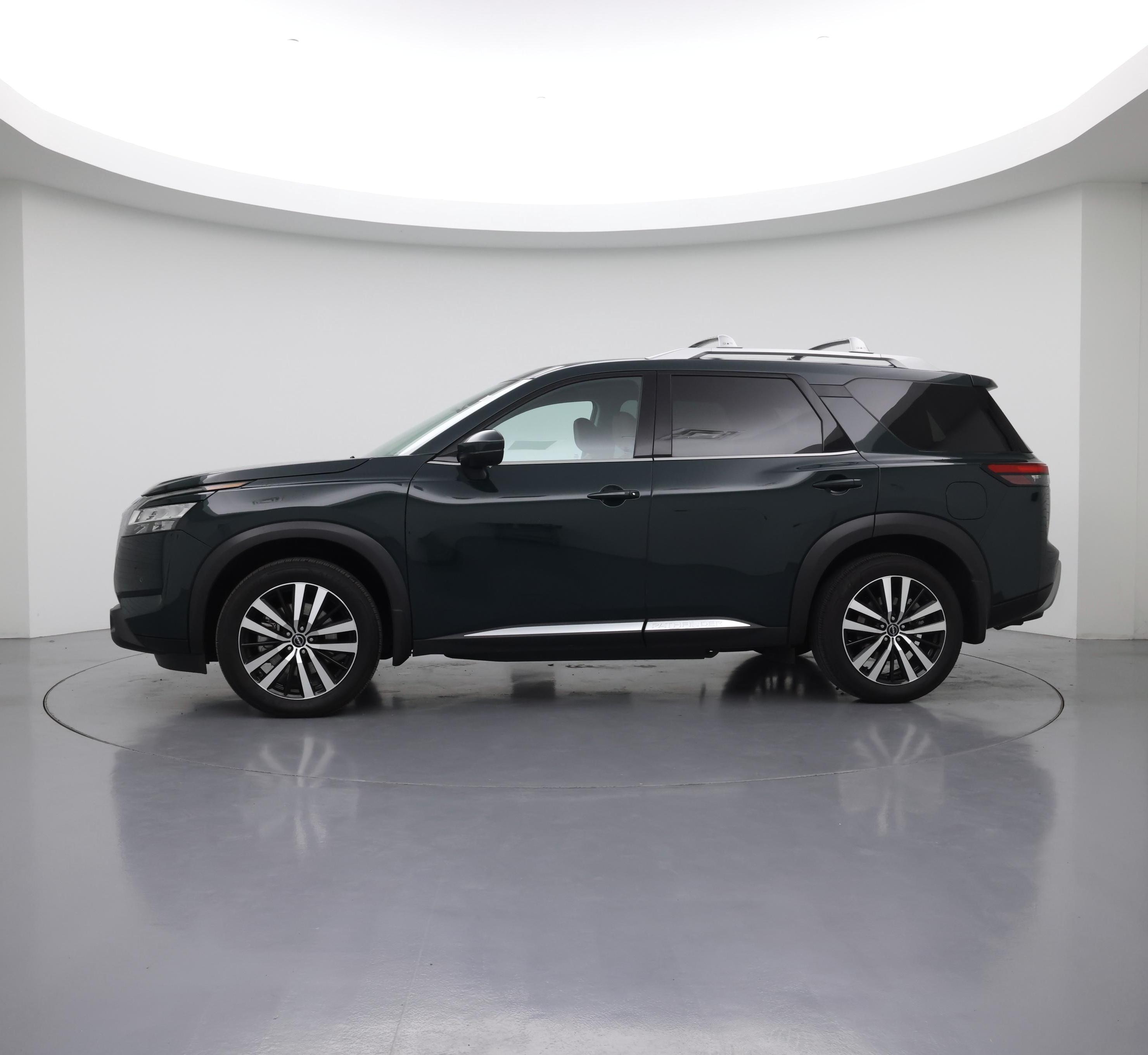 Thumbnail: 2024 Nissan Pathfinder - 3